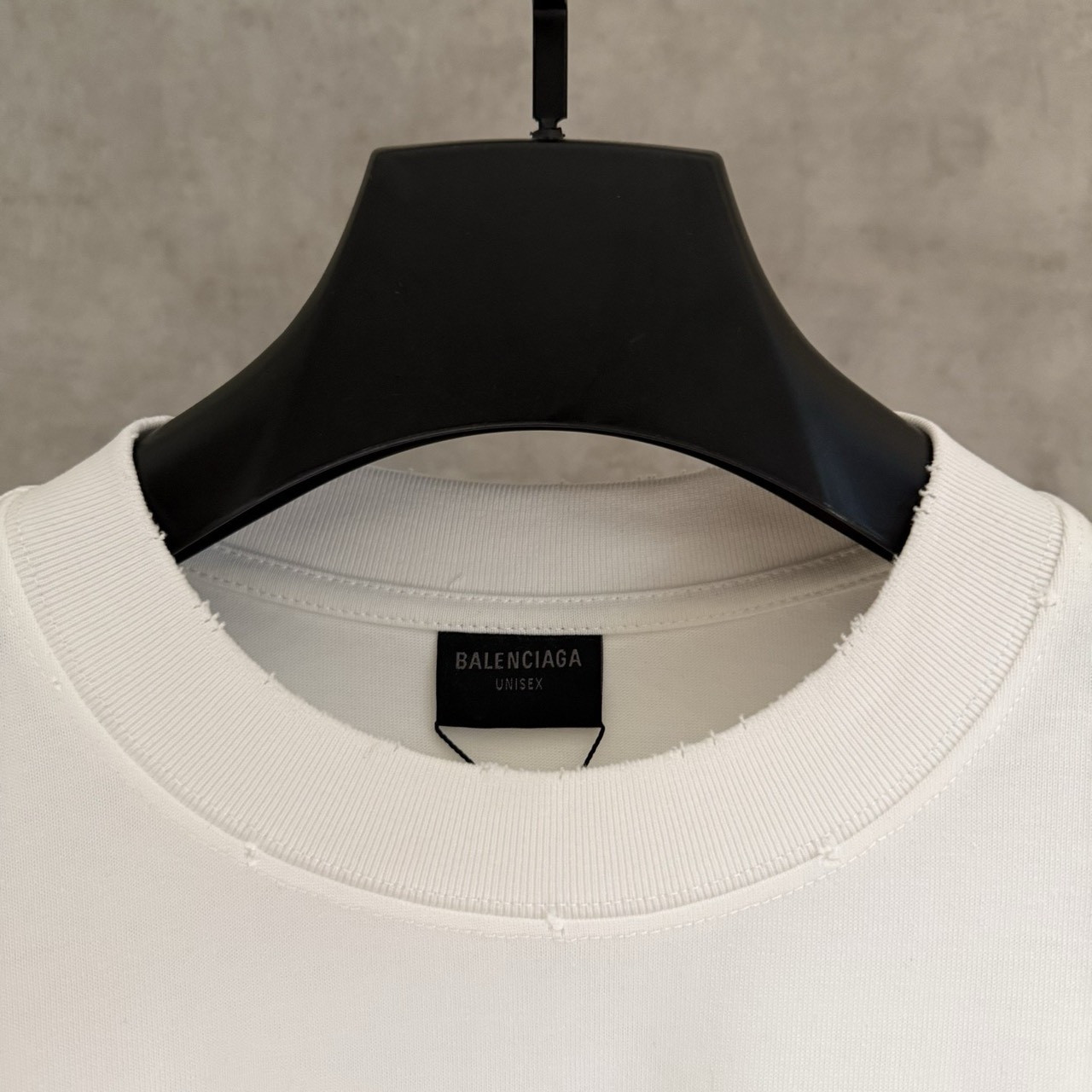 <p>Balenciaga 长袖T恤(白B13)</p>

<p>&nbsp;</p>