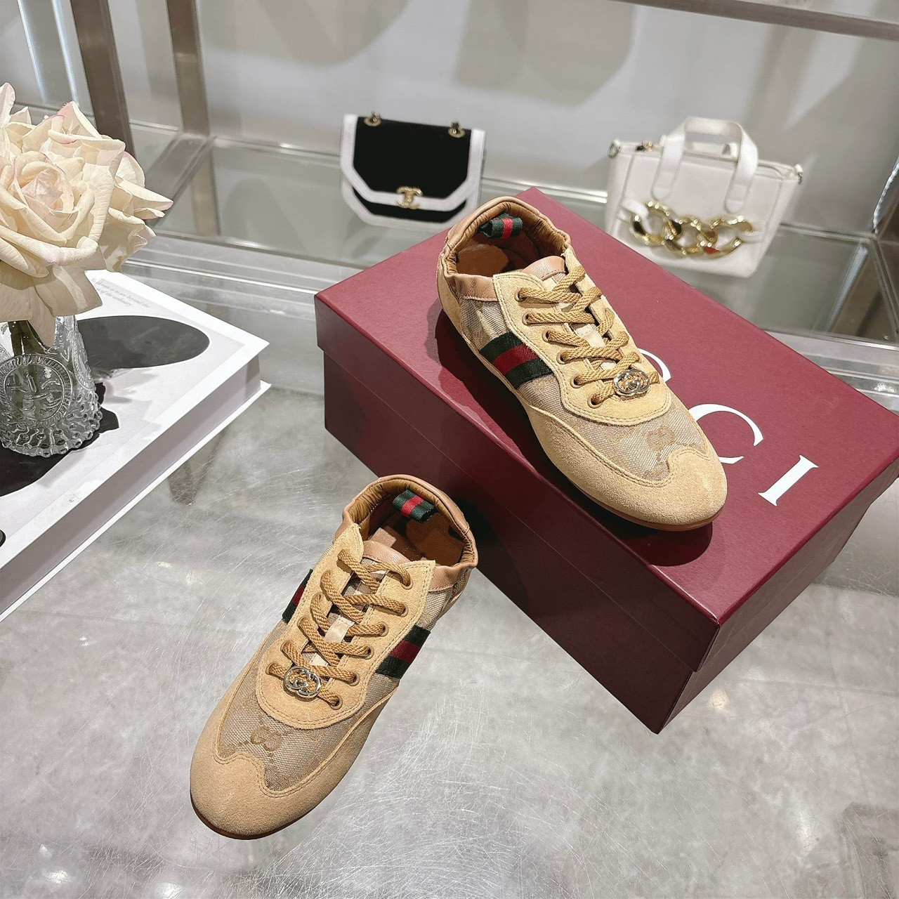 <p>GUCCI 橡筋鞋(杏)</p>