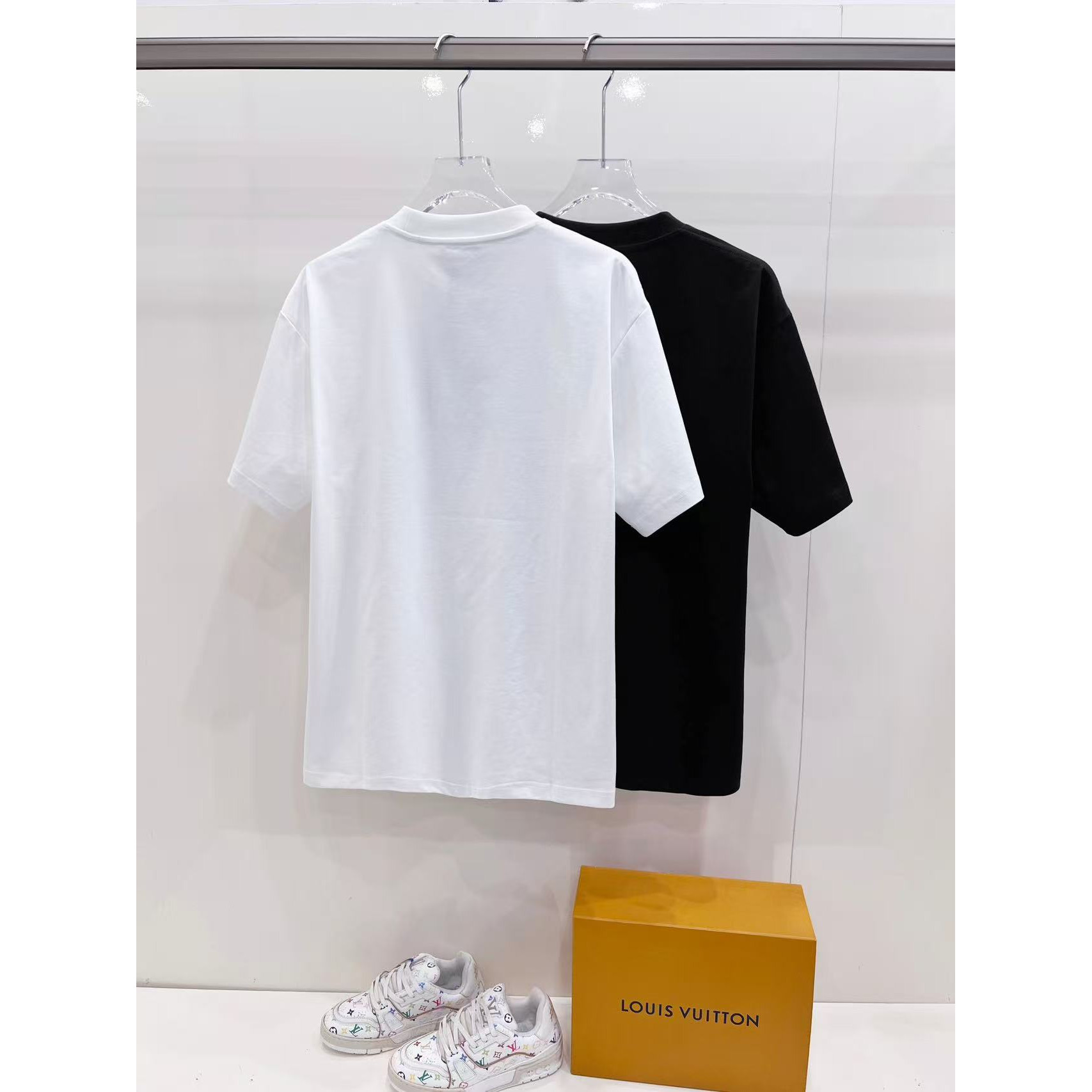 <p>BURBERRY 战马字母短袖t恤(黑)&nbsp;</p>
