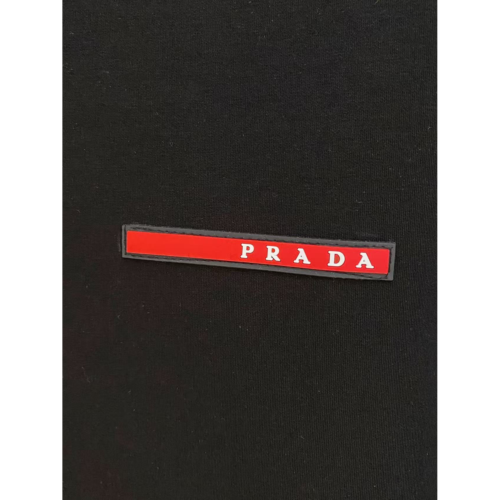 <p>PRADA 太空棉卫衣(黑)</p>