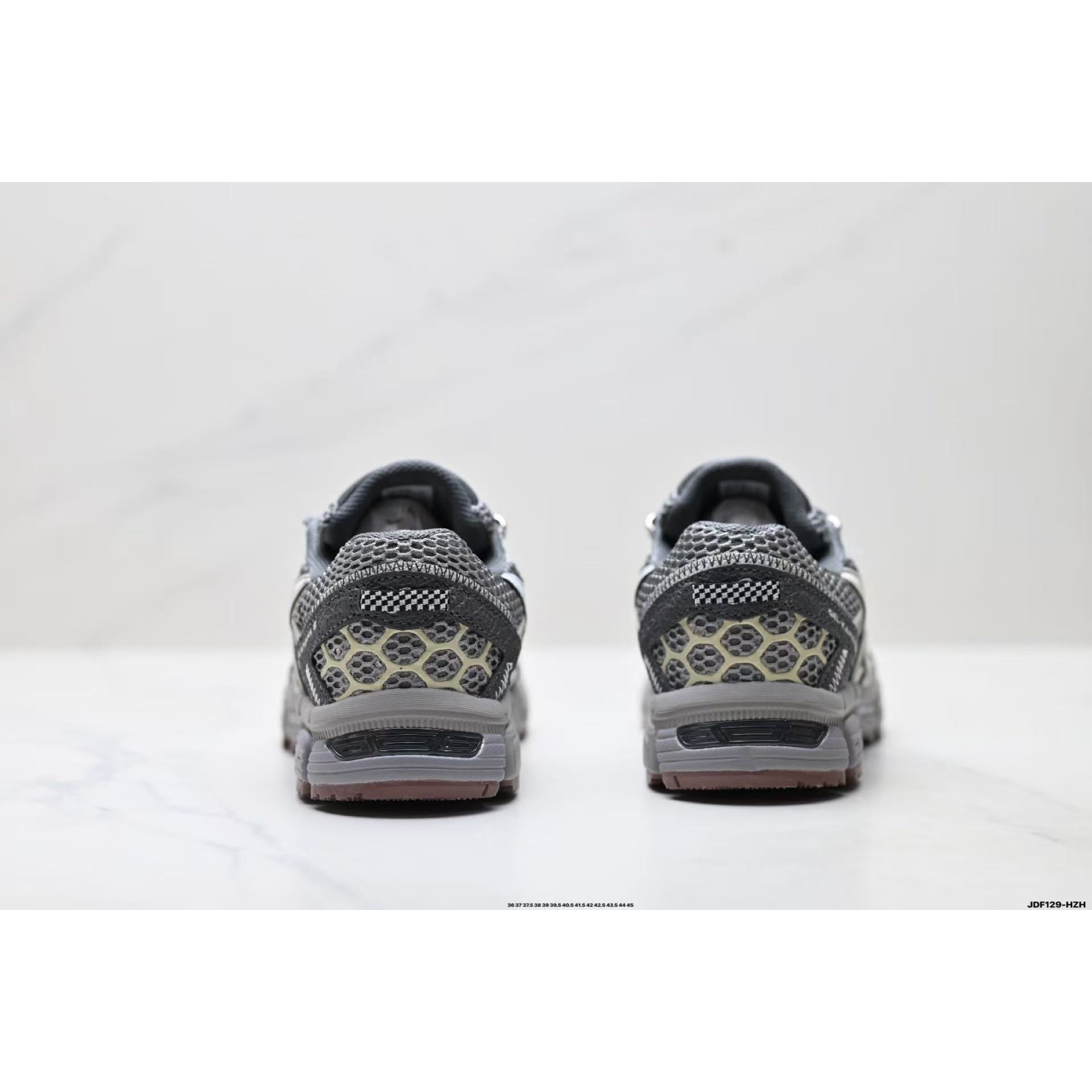 <p>Asics Gel-Kahana 8 FL&nbsp; 经典户外跑鞋(灰)</p>