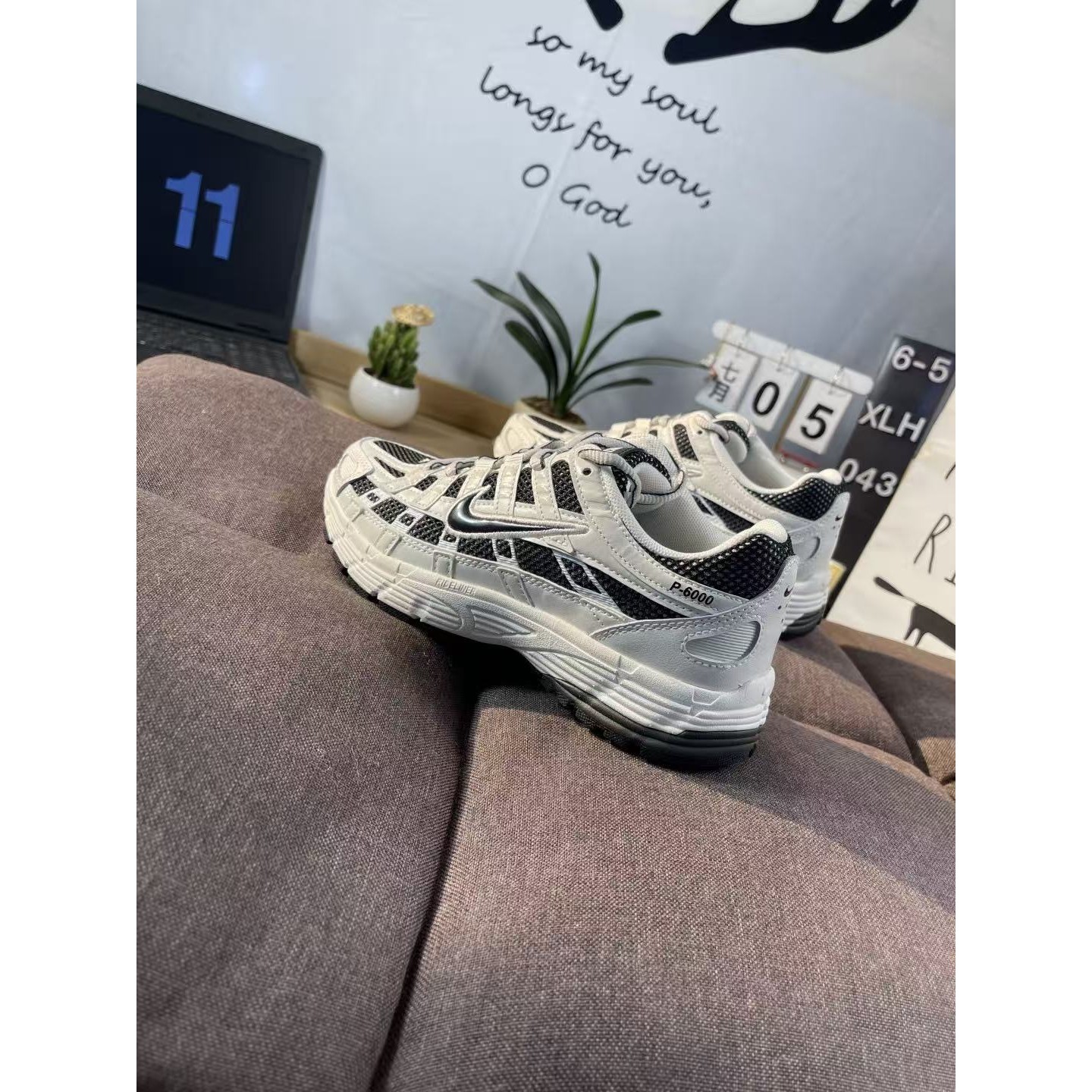 <p>Nike p-6000(黑白)</p>
