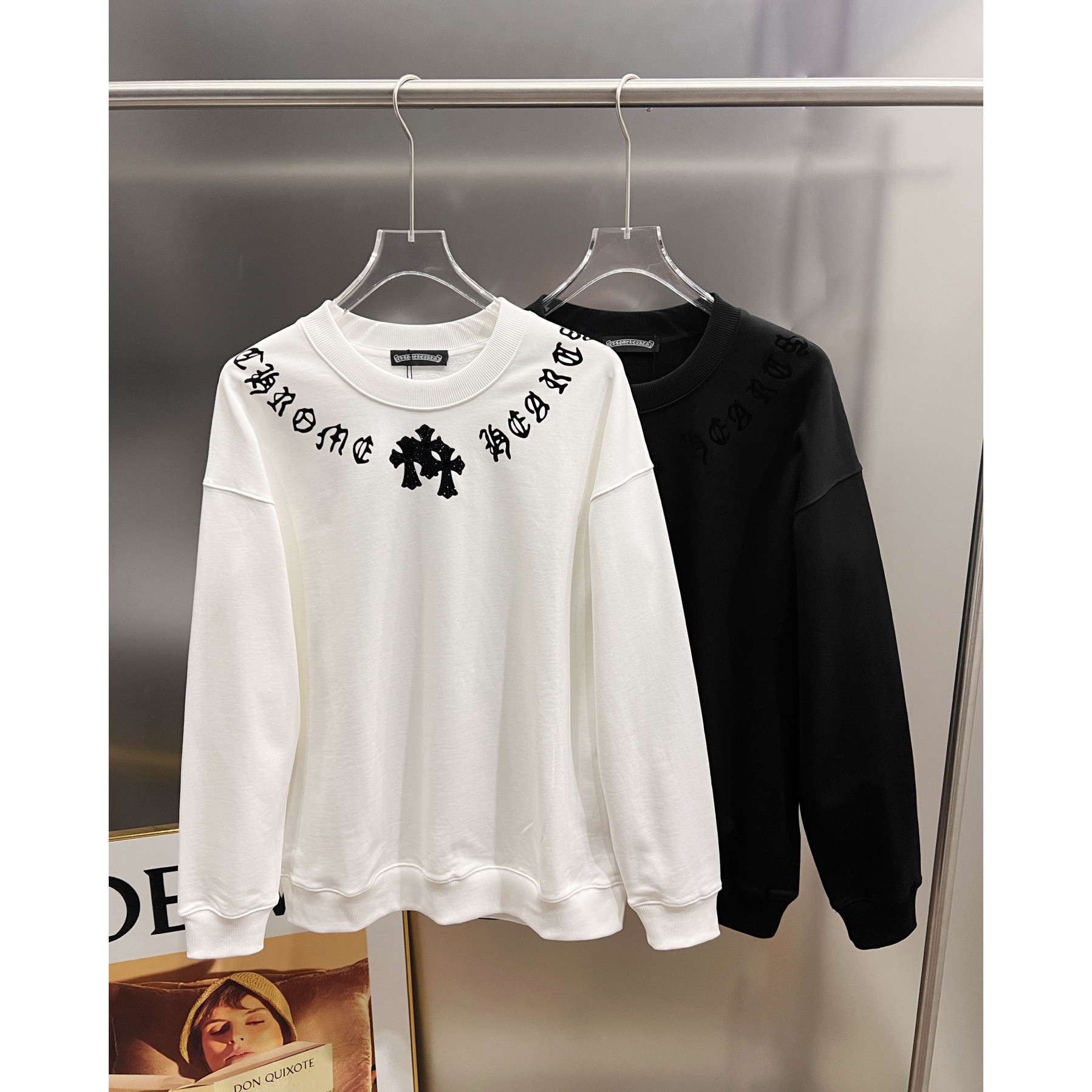 <p>CHROME HEARTS 圆领长袖卫衣(白)</p>