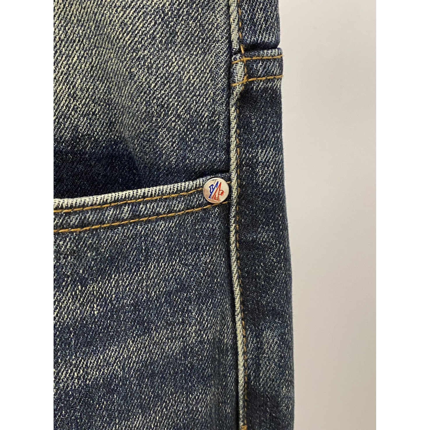 <p>MONCLER 休闲牛仔裤</p>