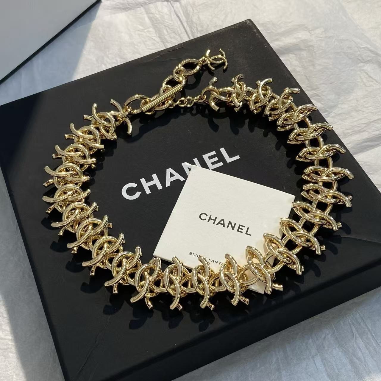 <p>CHANEL 金色多c重叠项链</p>
