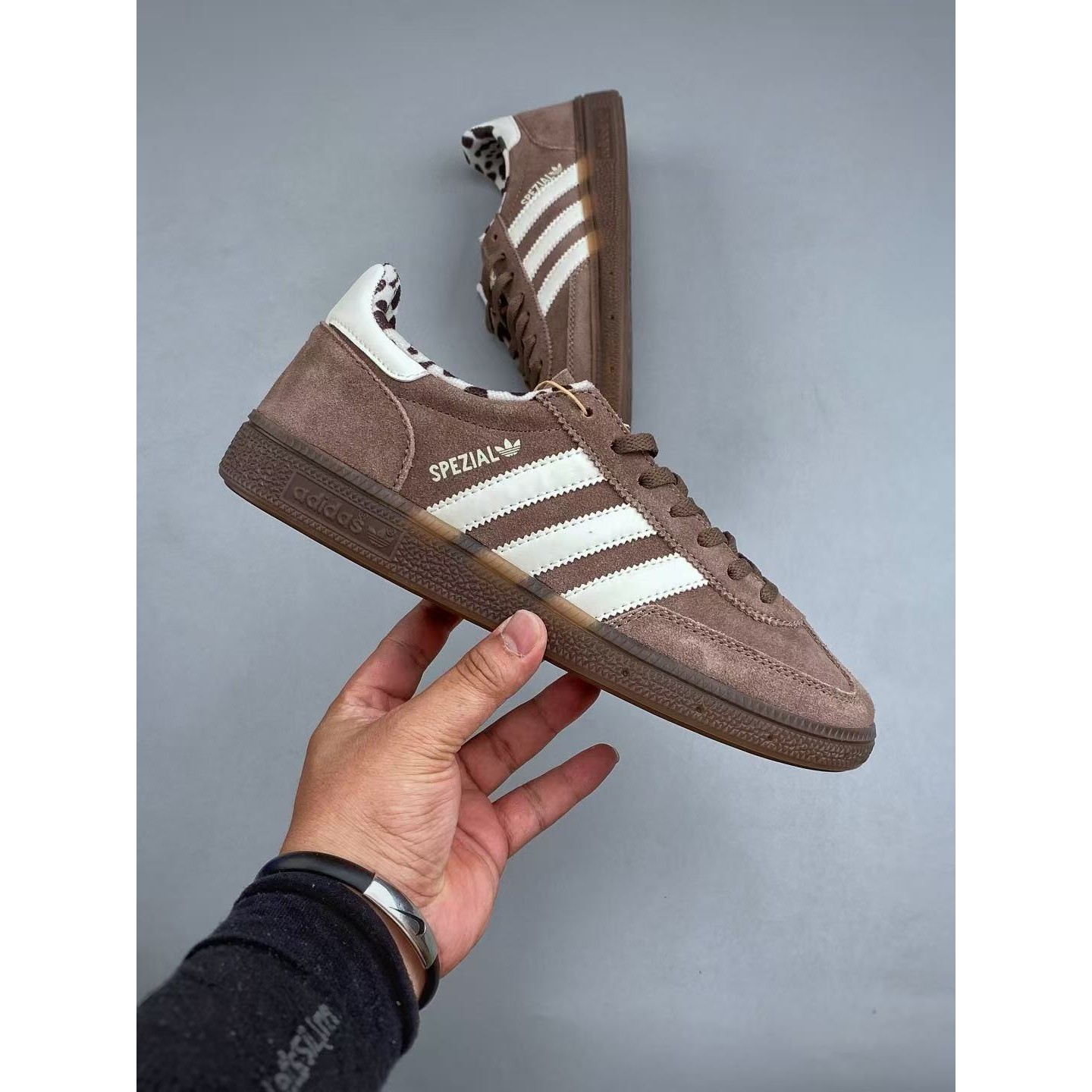 <p>Adidas Originals HANDBALL SPEZIAL 运动板鞋(咖啡)</p>
