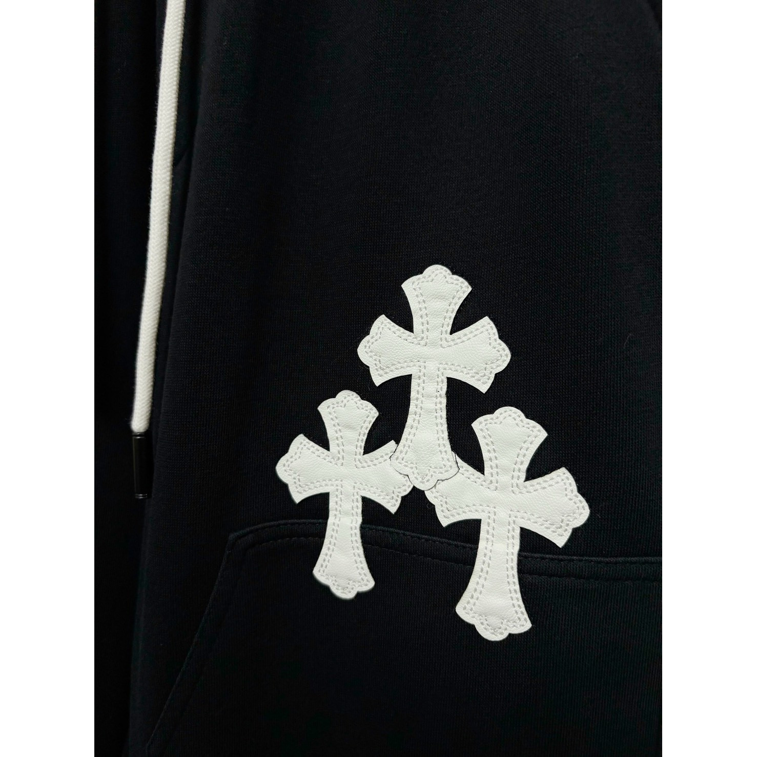 <p>&nbsp;Chrome Hearts&nbsp;休闲长裤</p>
