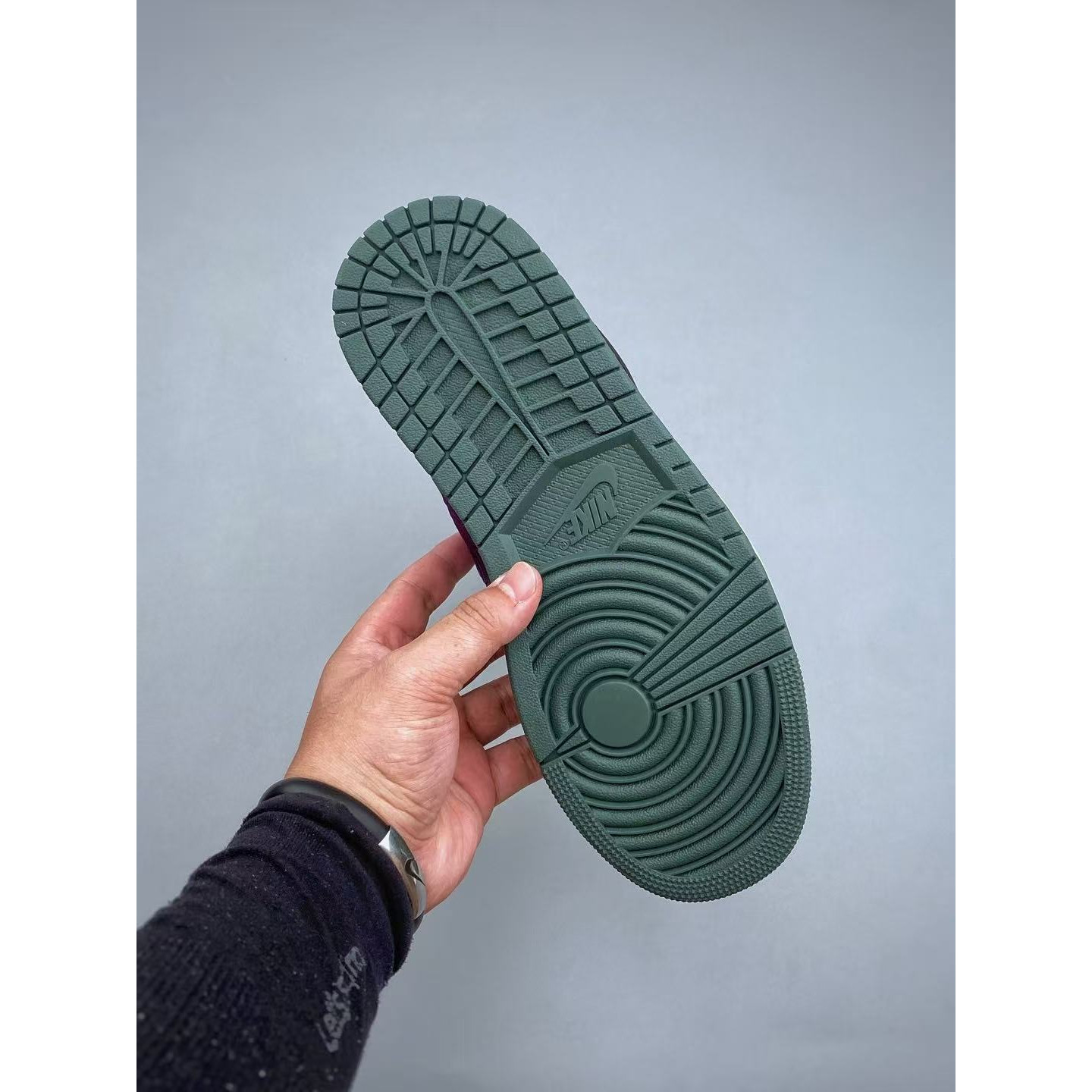 <p>Nike AIR JORDAN 1LOW G 文化休闲板鞋(綠)</p>