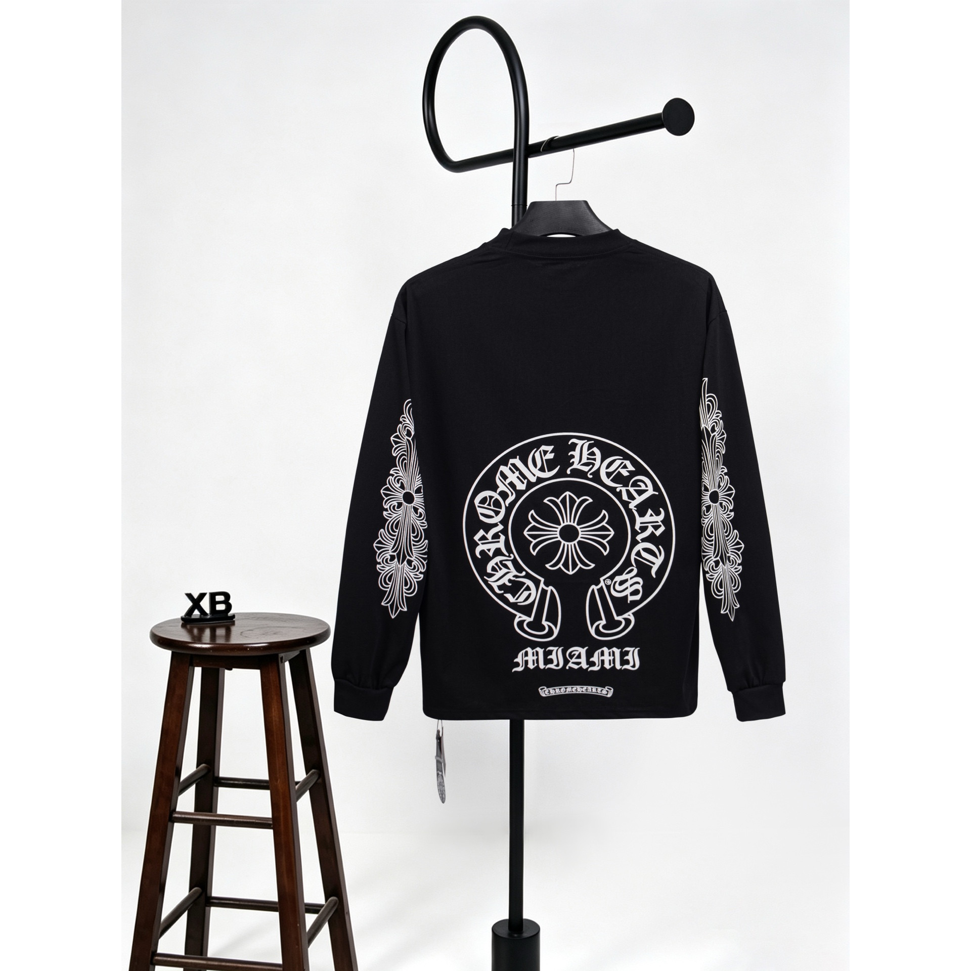<p>CHROME HEARTS 东京限定长袖T (X489黑)</p>
