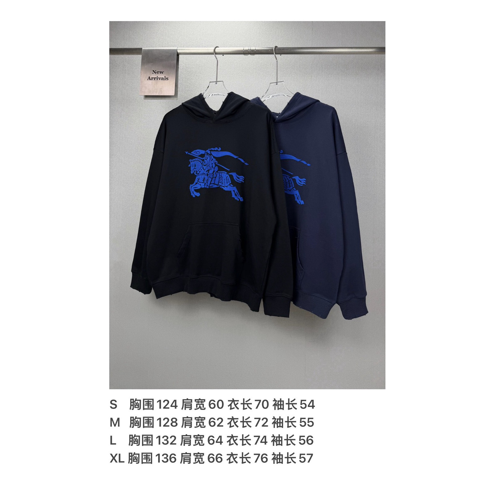 <p>BURBERRY 情侣款连帽卫衣(黑)</p>