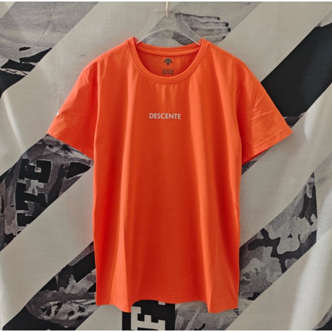 <p>DESCENTE 短袖T恤(橘)</p>