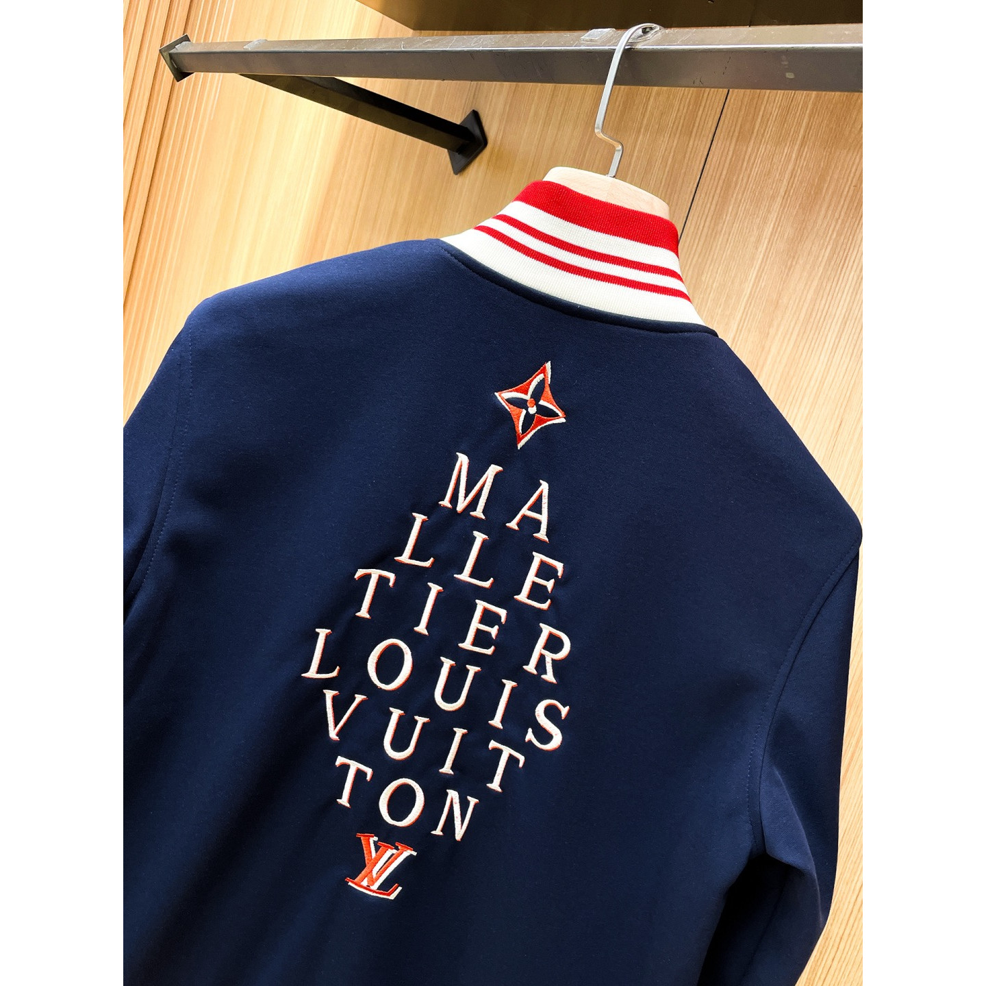 <p>LV 精品外套(藍)</p>