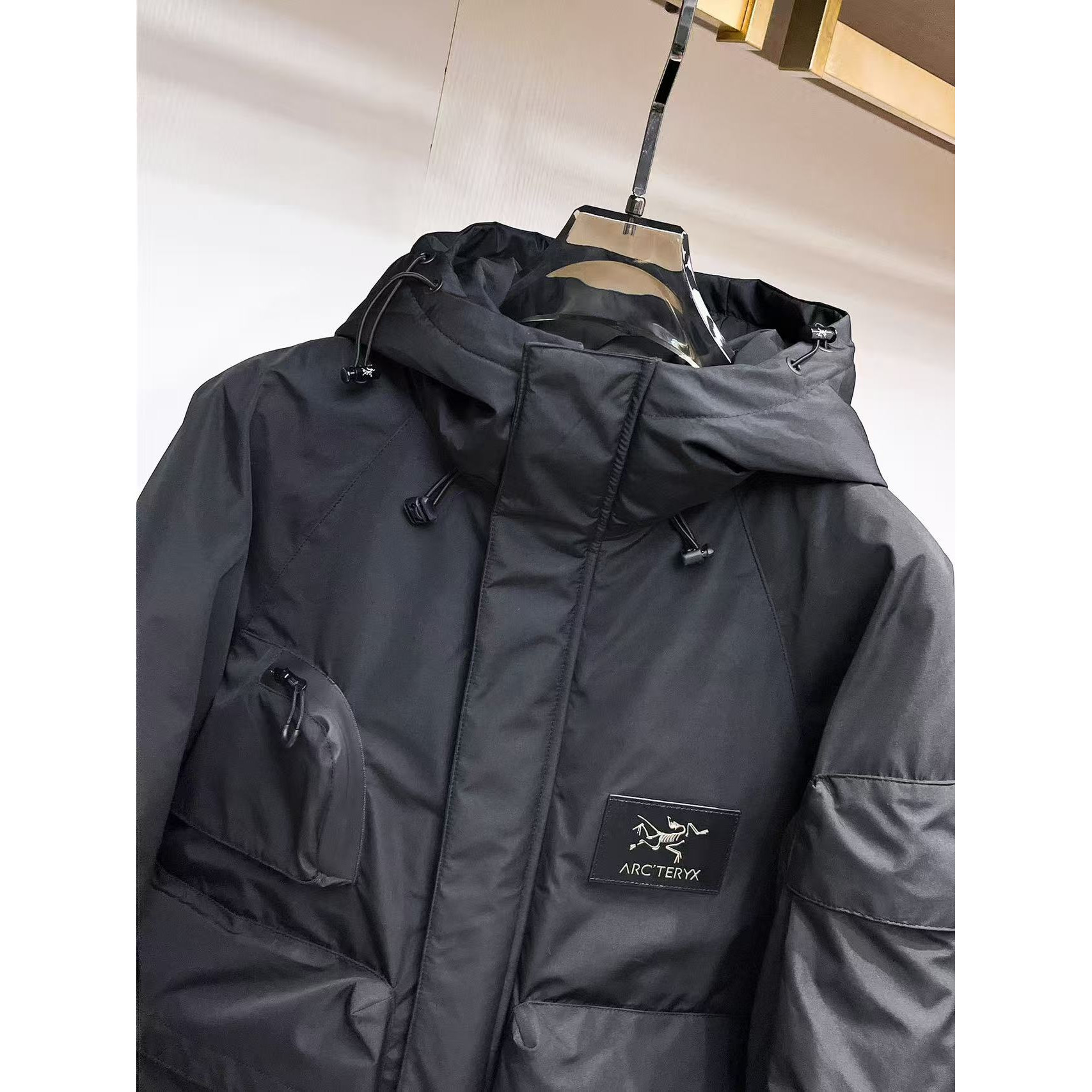 <p>Arc'teryx 秋冬新款羽绒服(黑)</p>