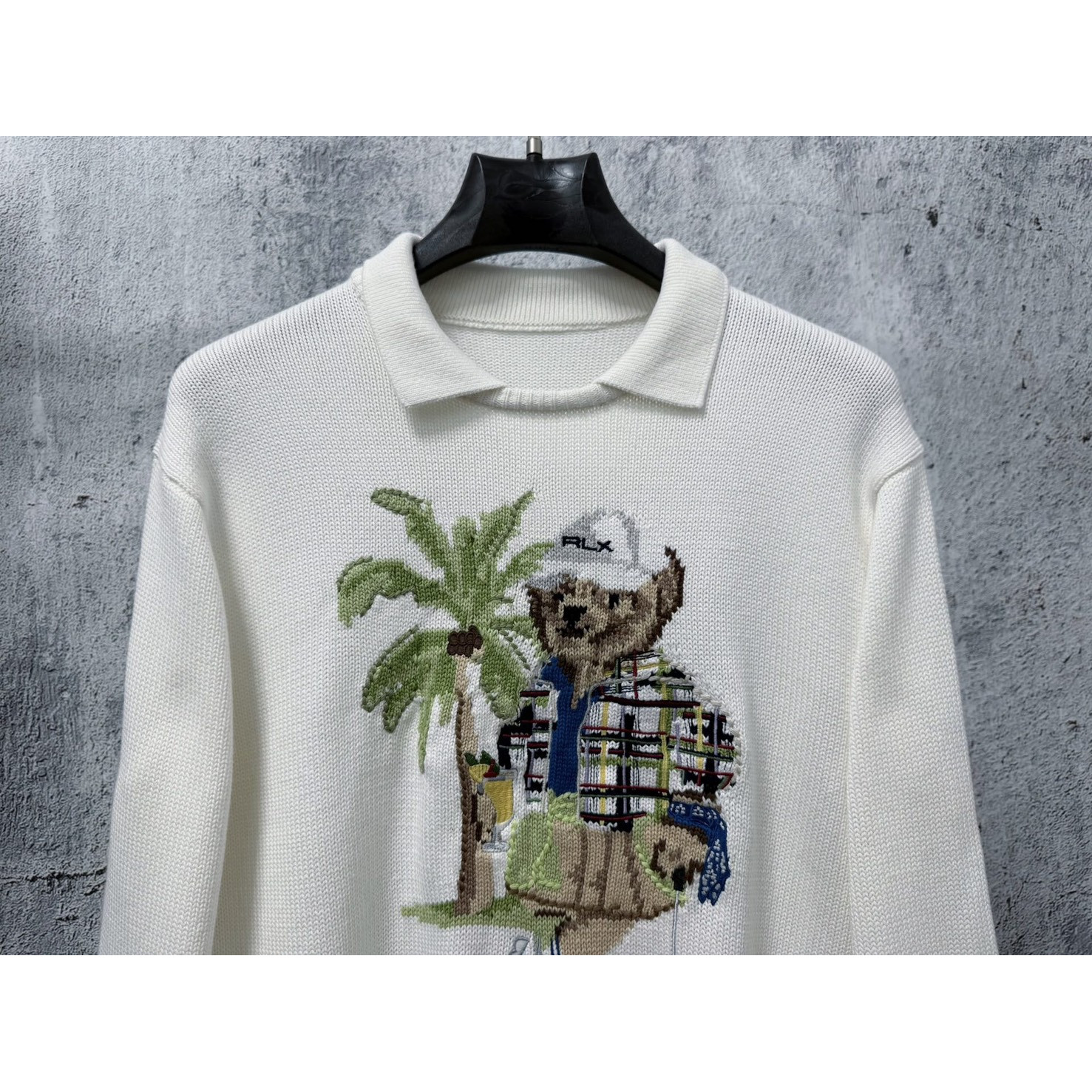 <p>Ralph Lauren 宽松版棉圆领针织衫(白)</p>

<p>&nbsp;</p>