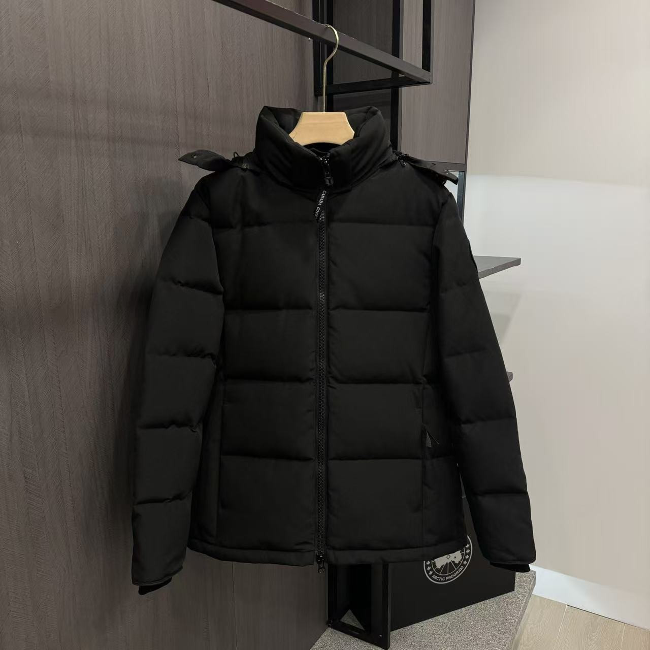 <p>Canada Goose Chelse*派克大衣羽绒服(黑色黑標)</p>