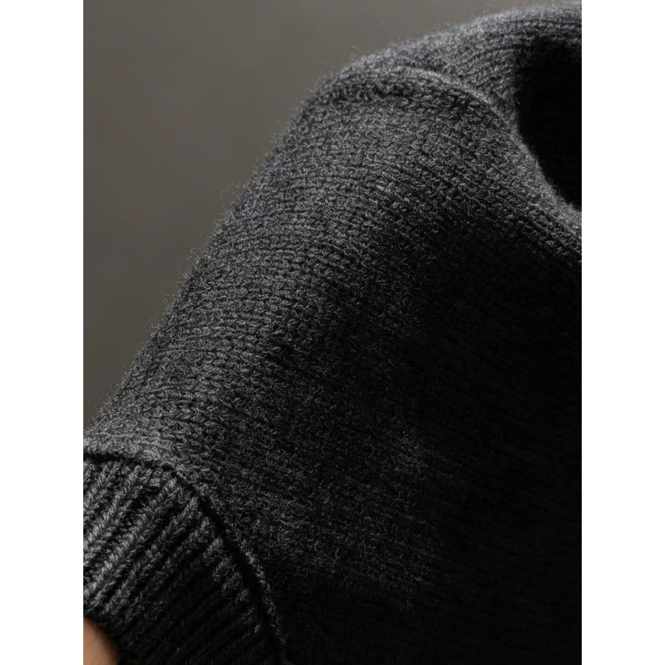 <p>PRADA 高品质男士毛衣(黑)</p>