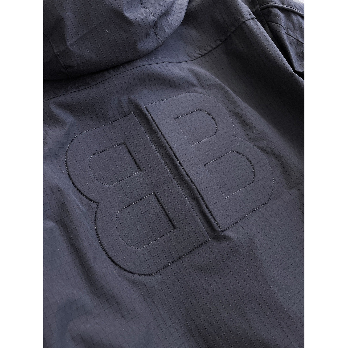<p>Balenciaga 男士夹克外套(黑)</p>