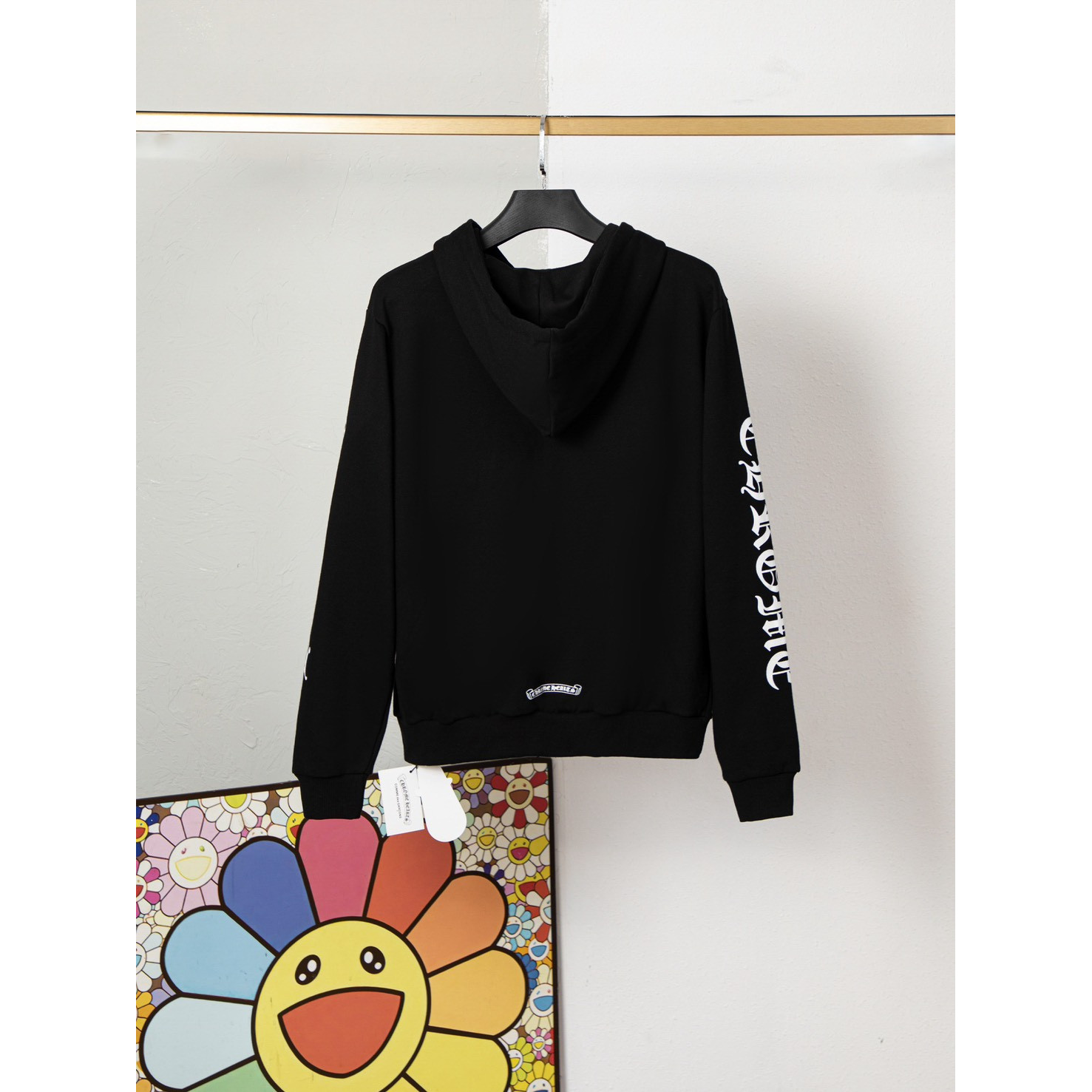 <p>CHROME HEARTS 梵文字母连帽外套(DZ82)(黑色)</p>