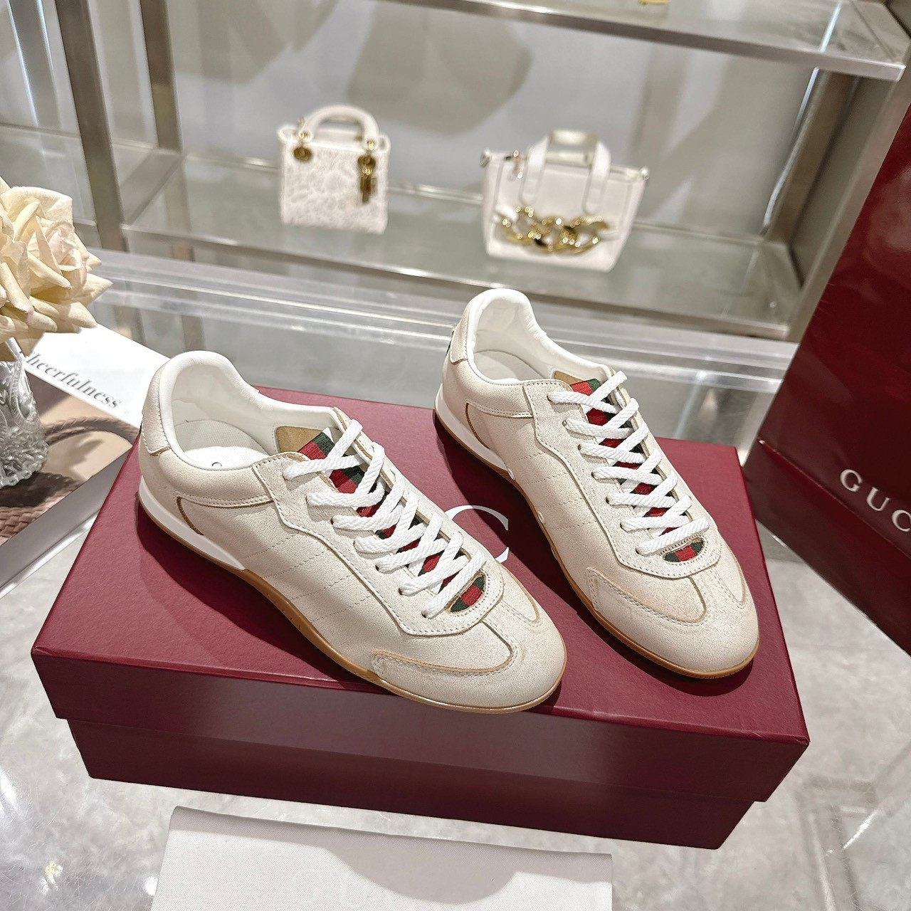 <p>GUCCI 德训鞋(男款-白)</p>
