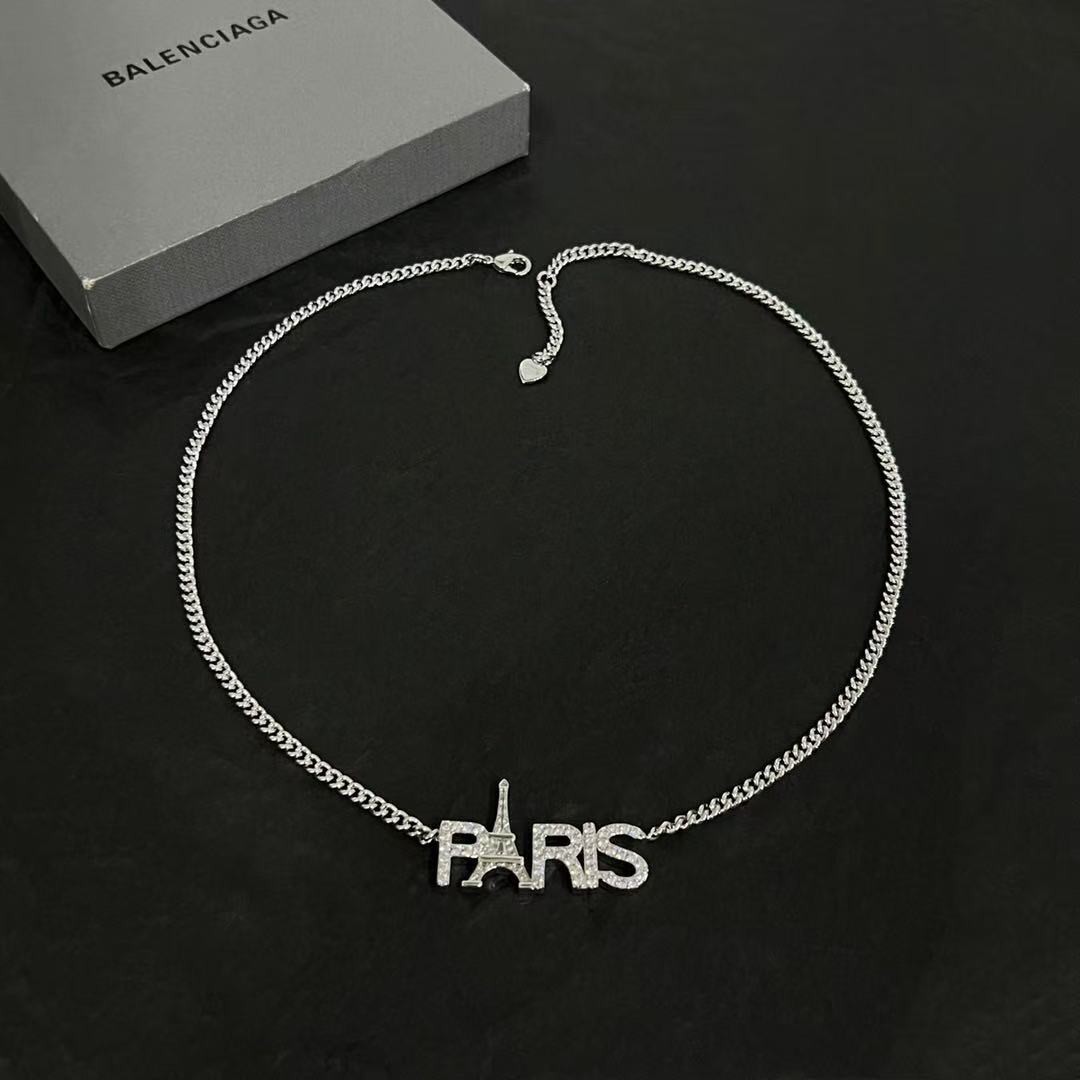 <p>Balenciaga 复古项链</p>