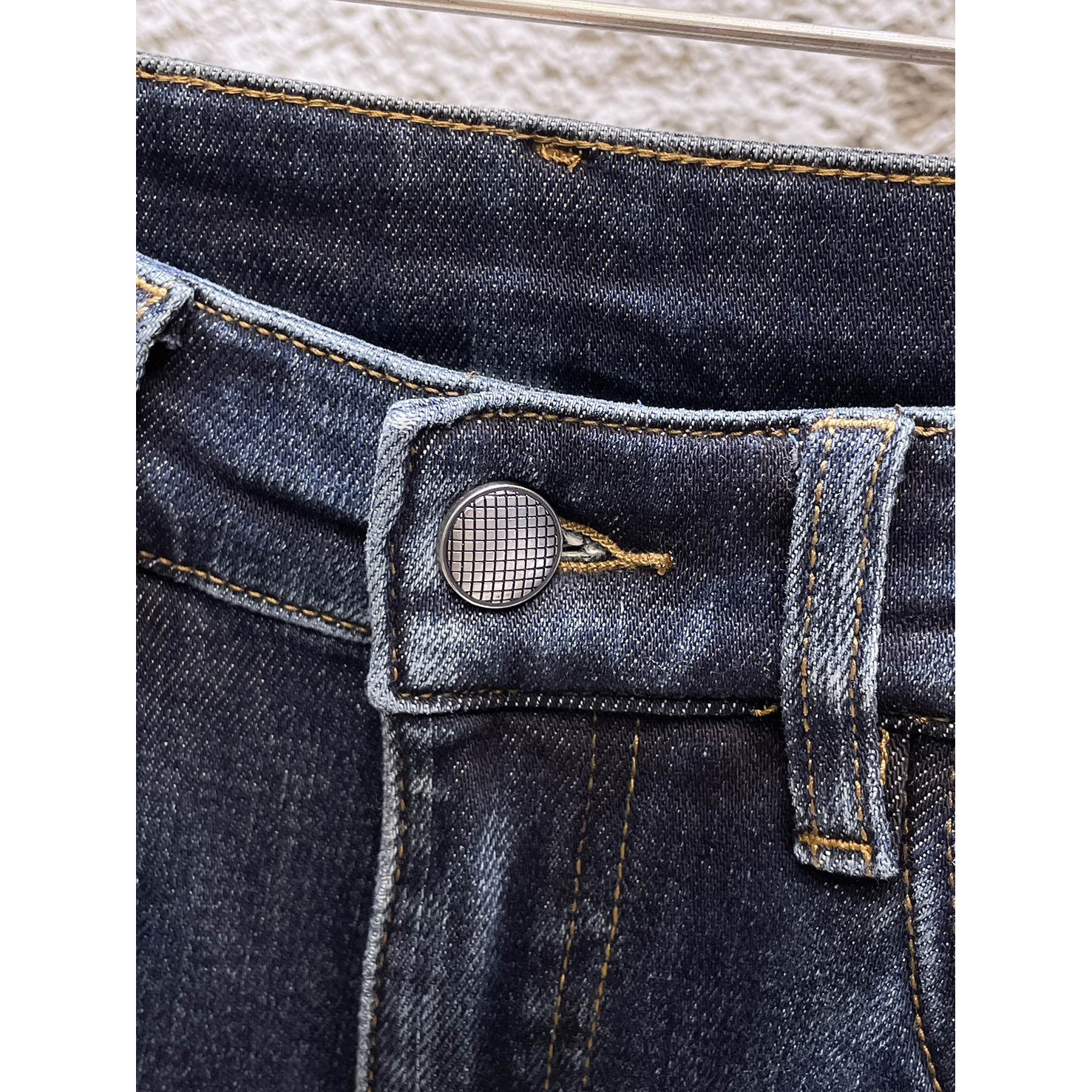 <p>CHROME HEARTS&nbsp;高端牛仔裤(黑)</p>
