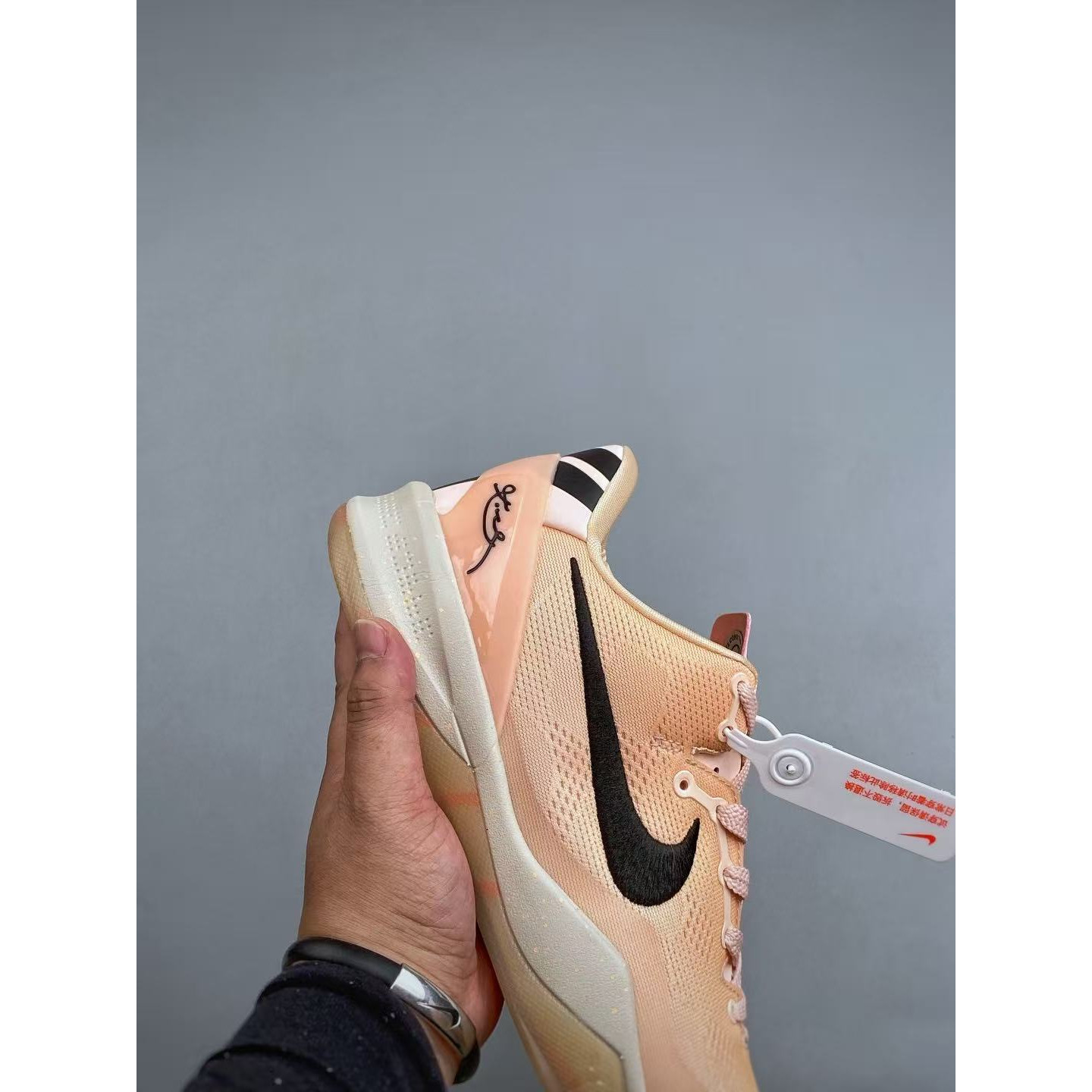 <p>Nike KOBE VIII PROTRO 文化篮球鞋</p>