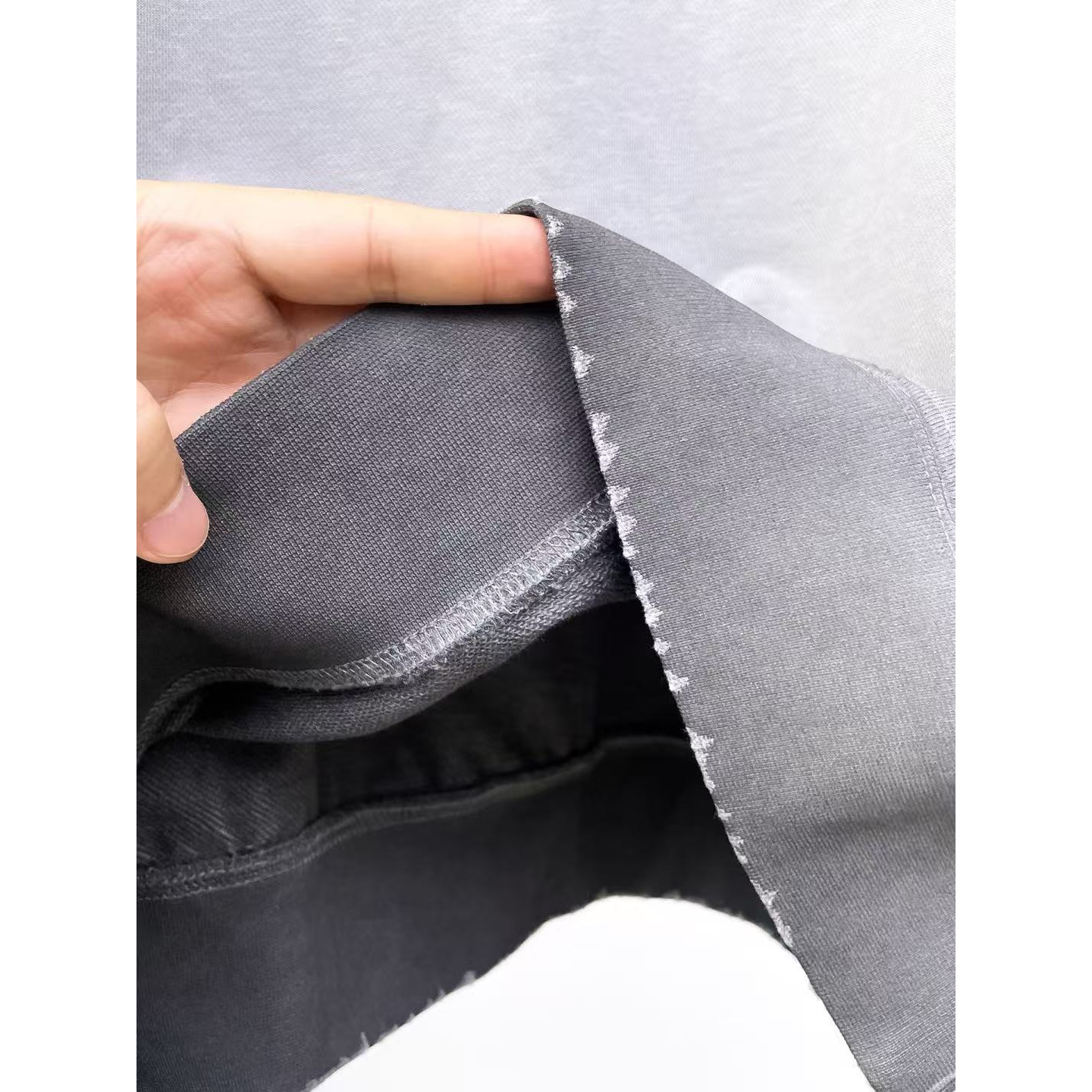 <p>Balenciaga 圓領長袖T恤(洗水灰)</p>