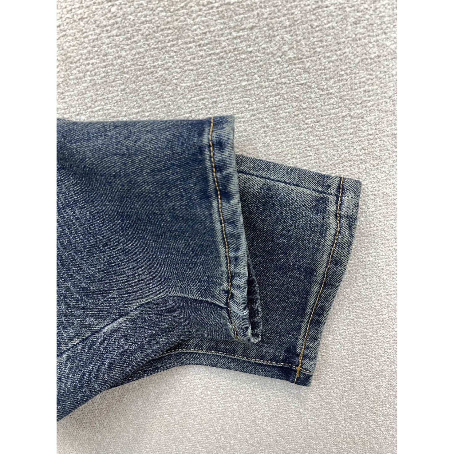 <p>BURBERRY 休闲牛仔裤</p>