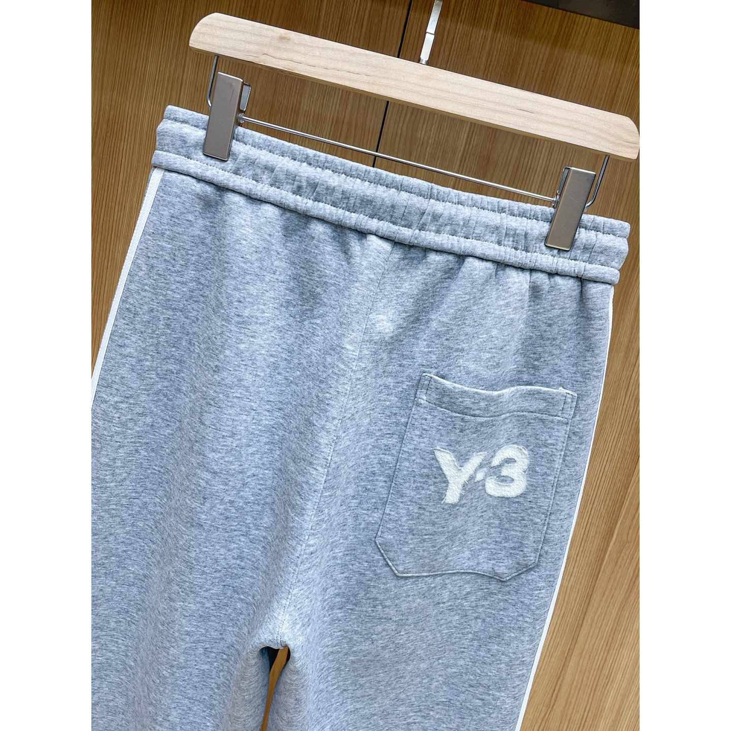 <p>Y-3 套裝(淺灰)</p>