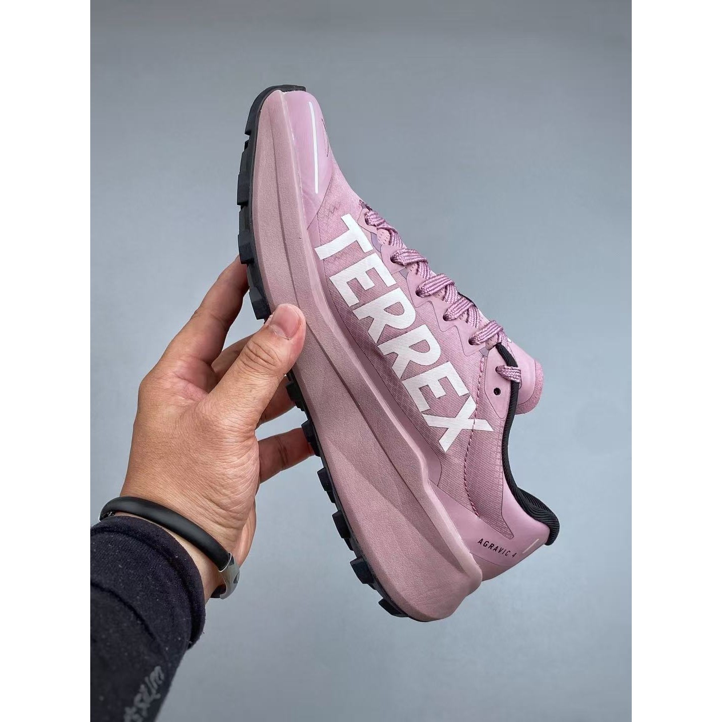 <p>adidas Terrex Agravic 4 越野跑鞋 (粉)</p>