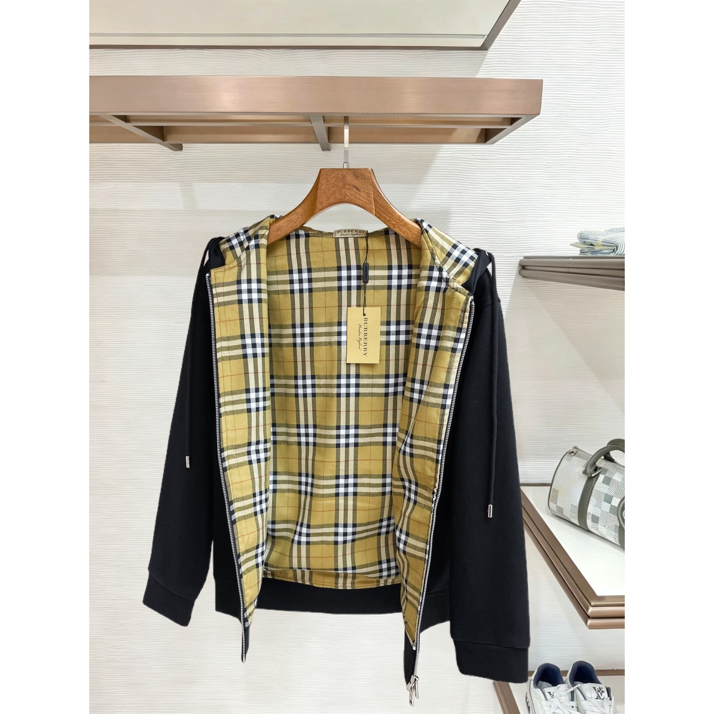 <p>BURBERRY 精品外套(黑)</p>