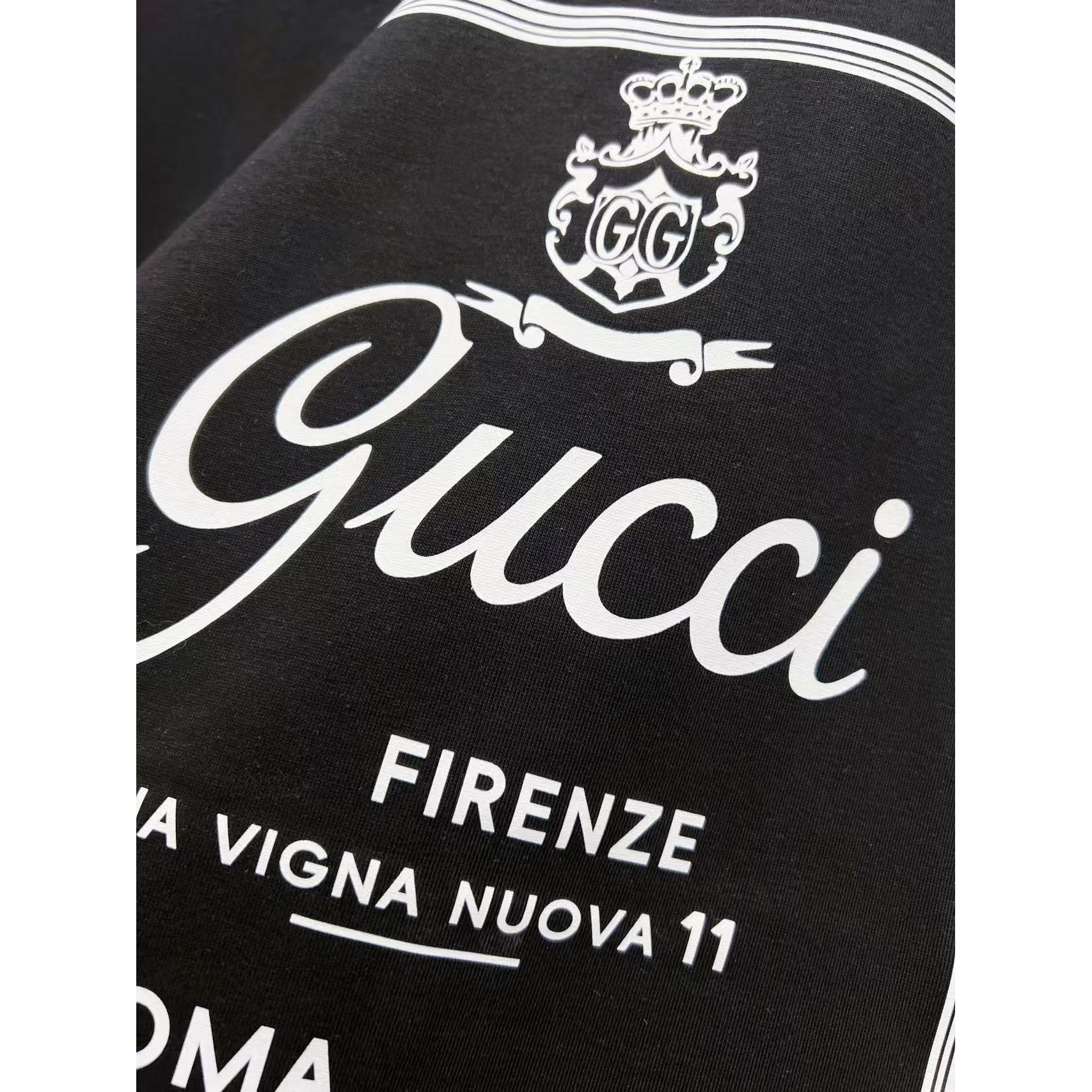 <p>GUCCI 短袖圆领T恤(黑)</p>