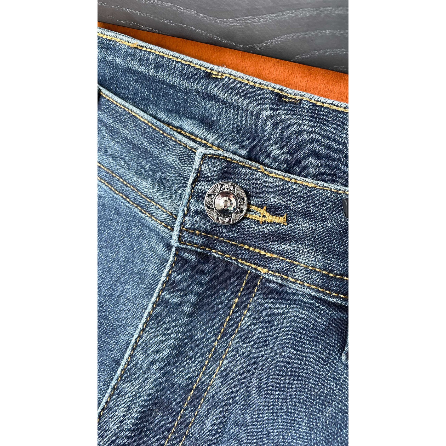 <p>Versace 牛仔褲</p>