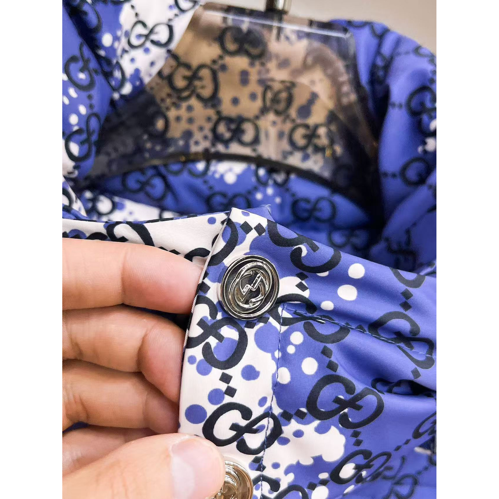 <p>GUCCI 秋冬新款羽绒服(藍)</p>