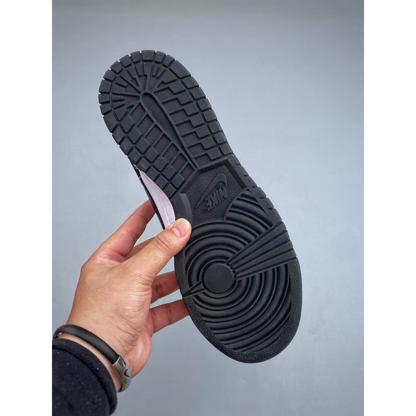 <p>Nike SB Dunk Low&nbsp; 休闲板鞋&nbsp;</p>