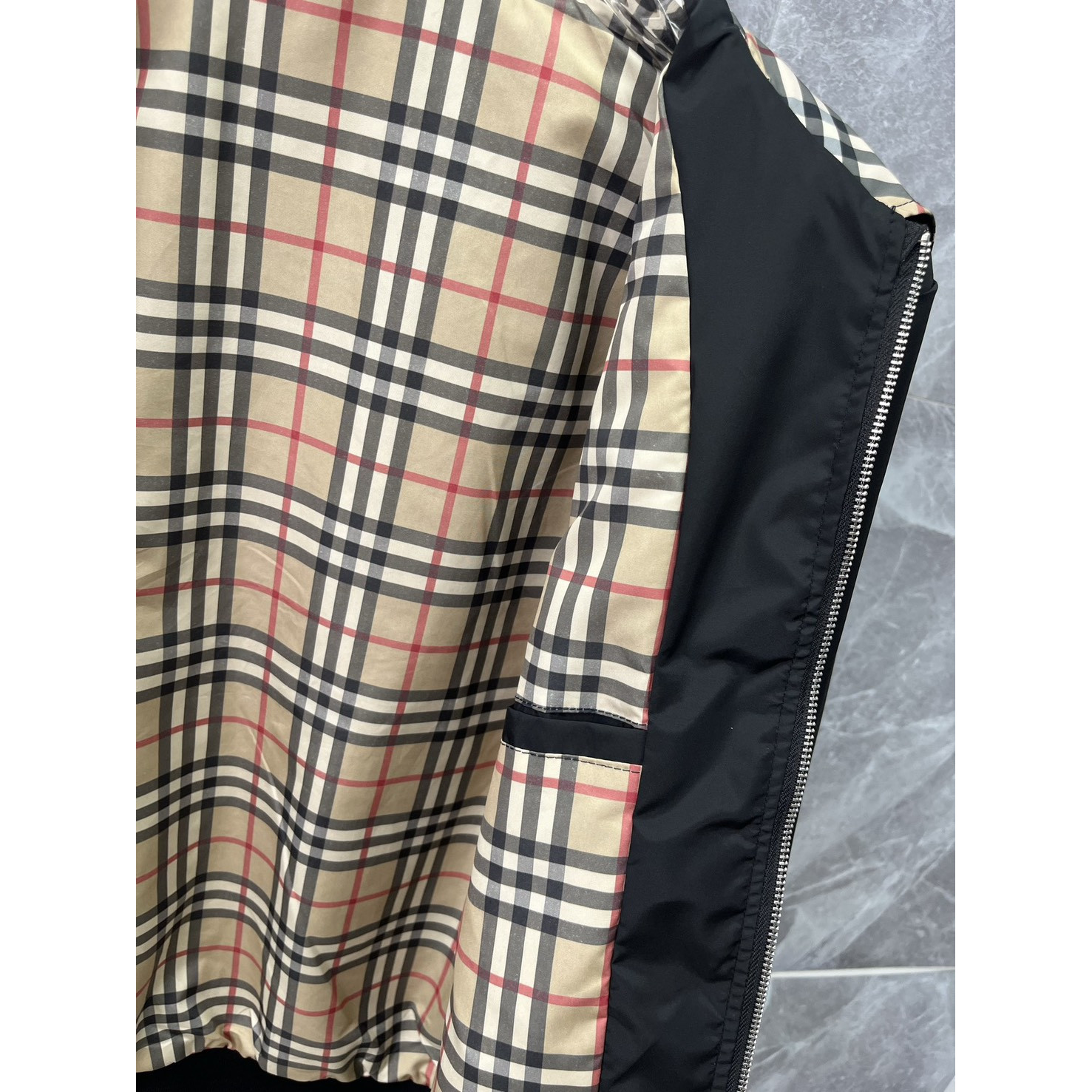 <p>BURBERRY 翻领夹克外套(黑)</p>