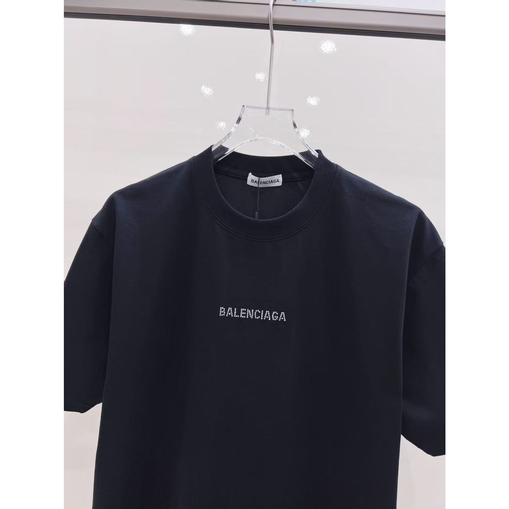 <p>Balenciaga&nbsp;短袖圆领T恤(黑)</p>