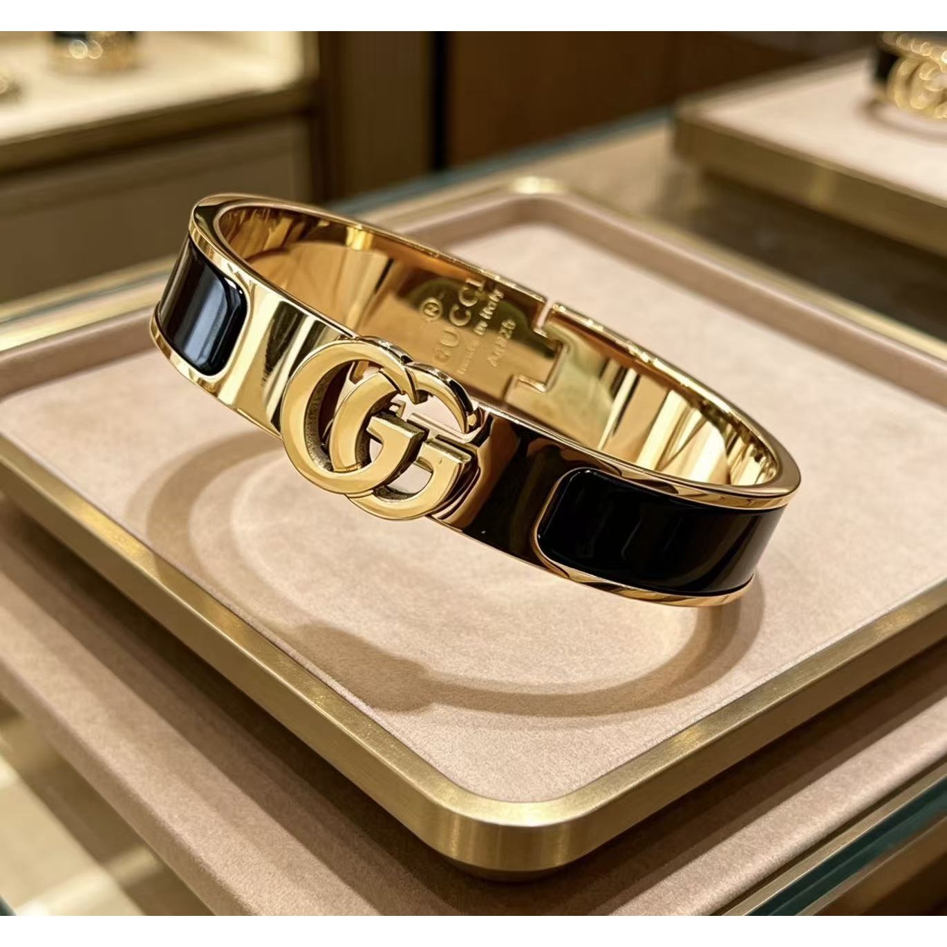 <p>GUCCI&nbsp;手镯</p>