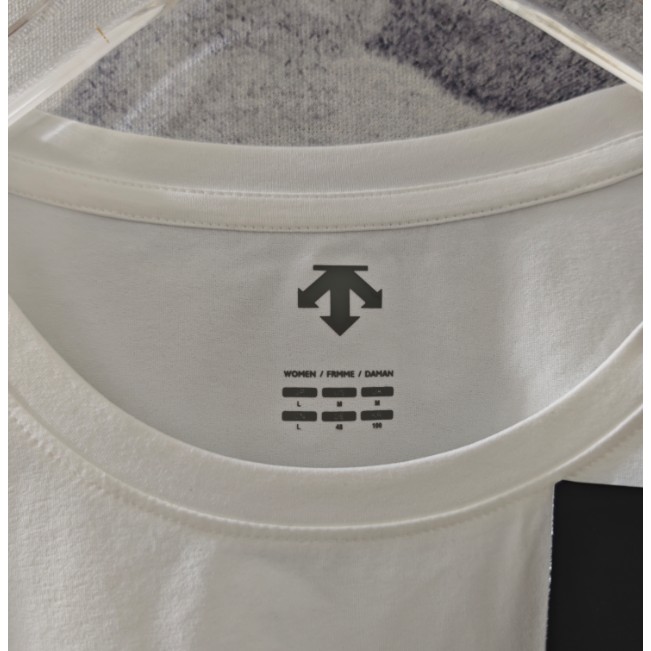 <p>DESCENTE 短袖T恤</p>