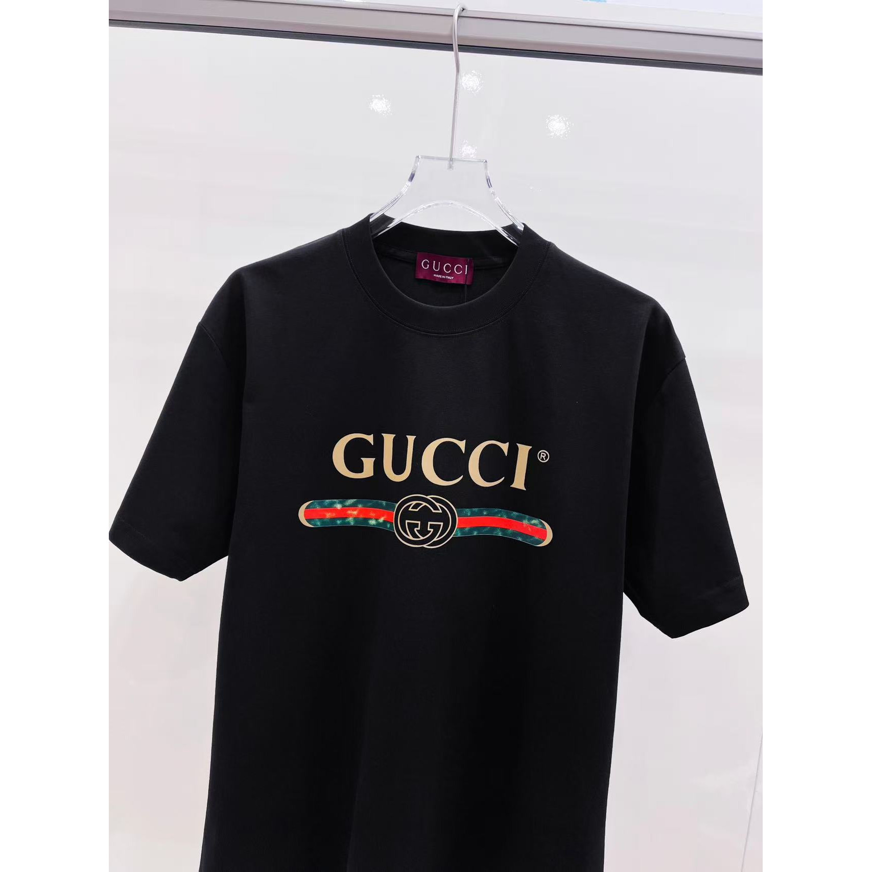 <p>GUCCI&nbsp;夏季新品短袖(黑)</p>