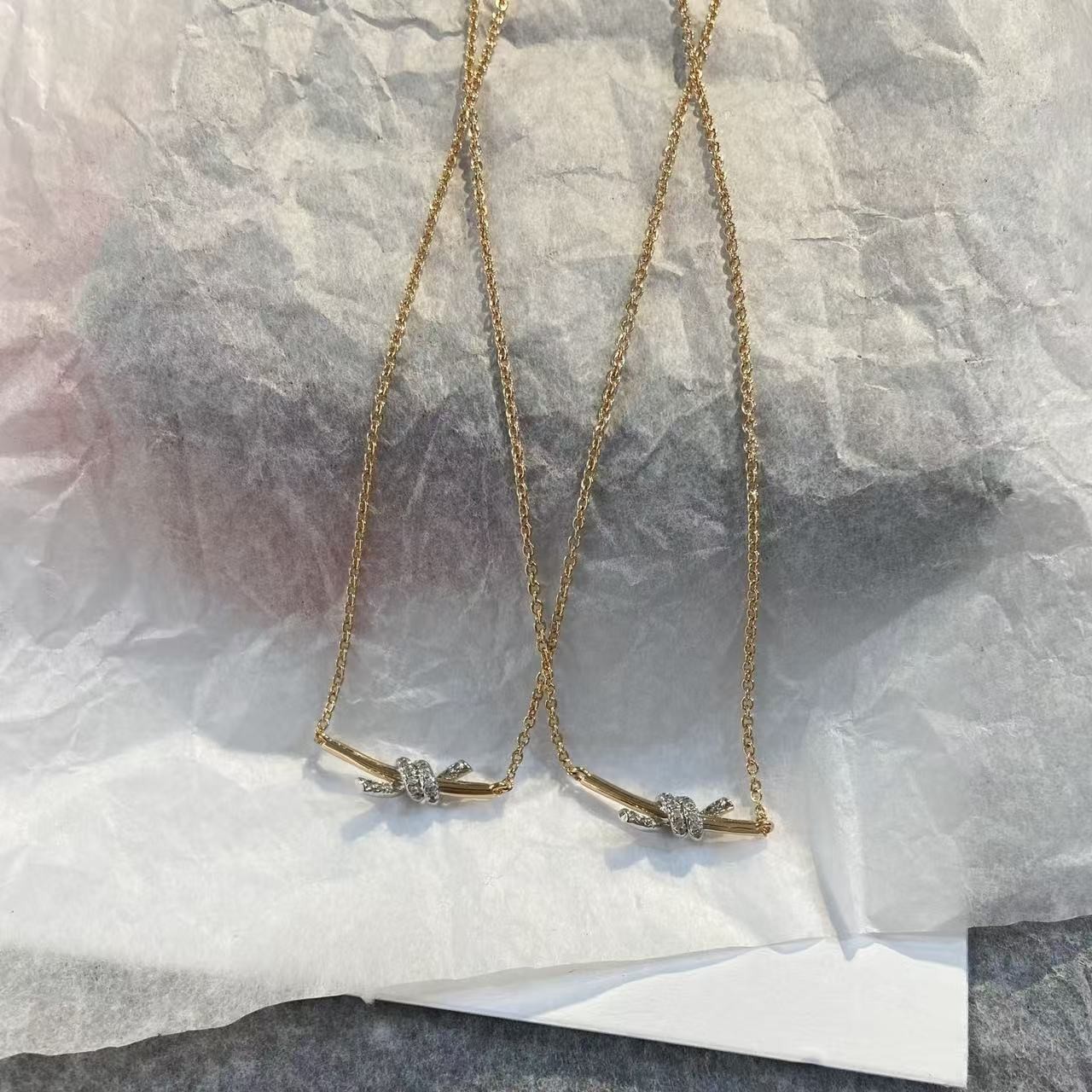 <p>Tiffany &amp; Co. 绳结带钻项链</p>