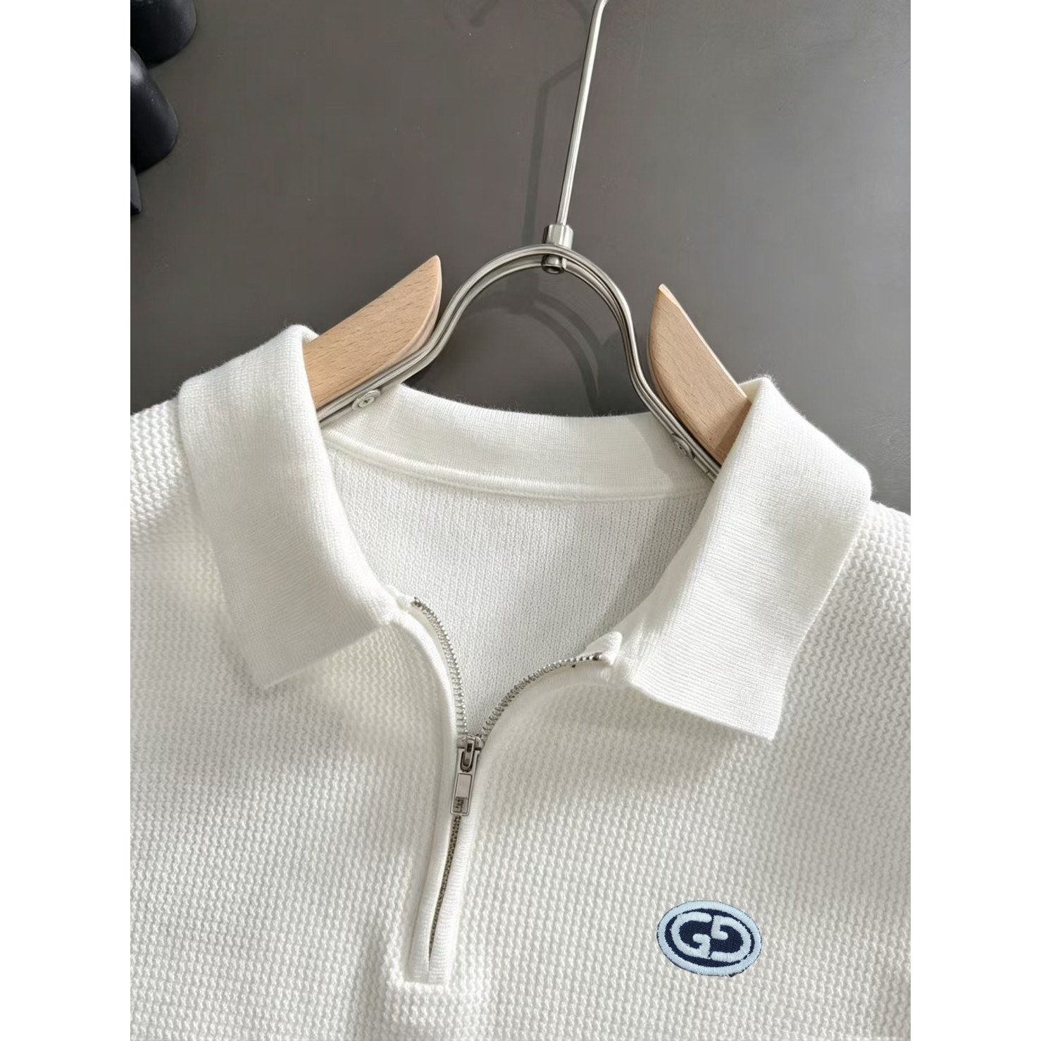 <p>GUCCI&nbsp;高品质男士毛衣(白)</p>
