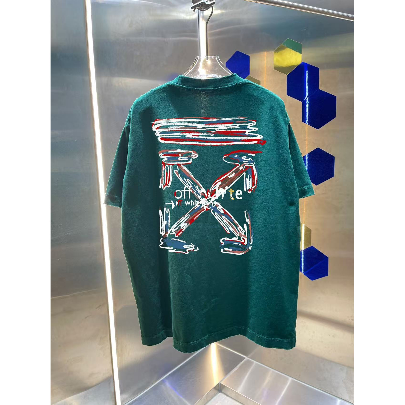 <p>OFF-white 洗水磨破短袖T恤(洗水綠)</p>