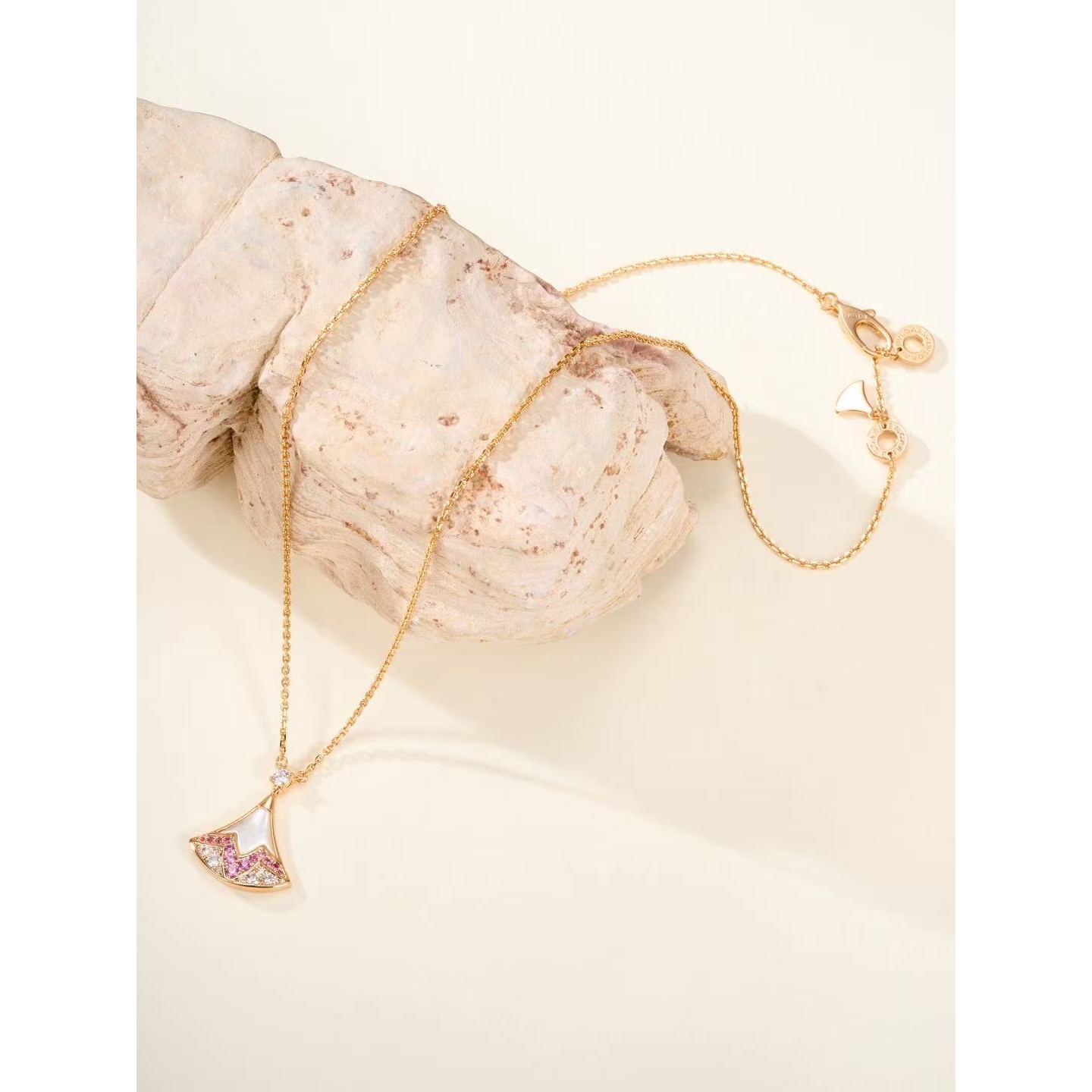 <p>CARTIER&nbsp;七夕项链</p>