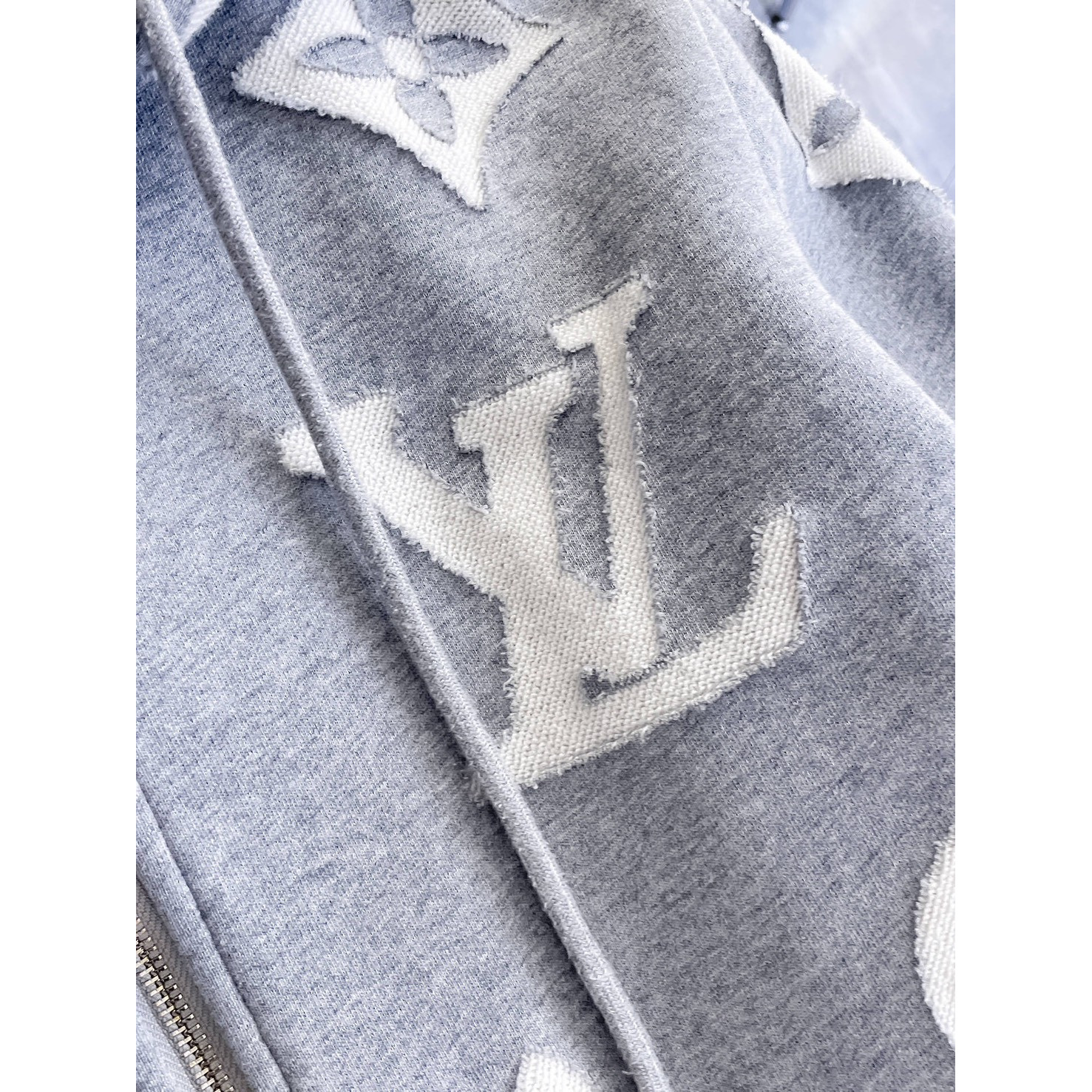 <p>LV 男士夹克外套(灰)</p>