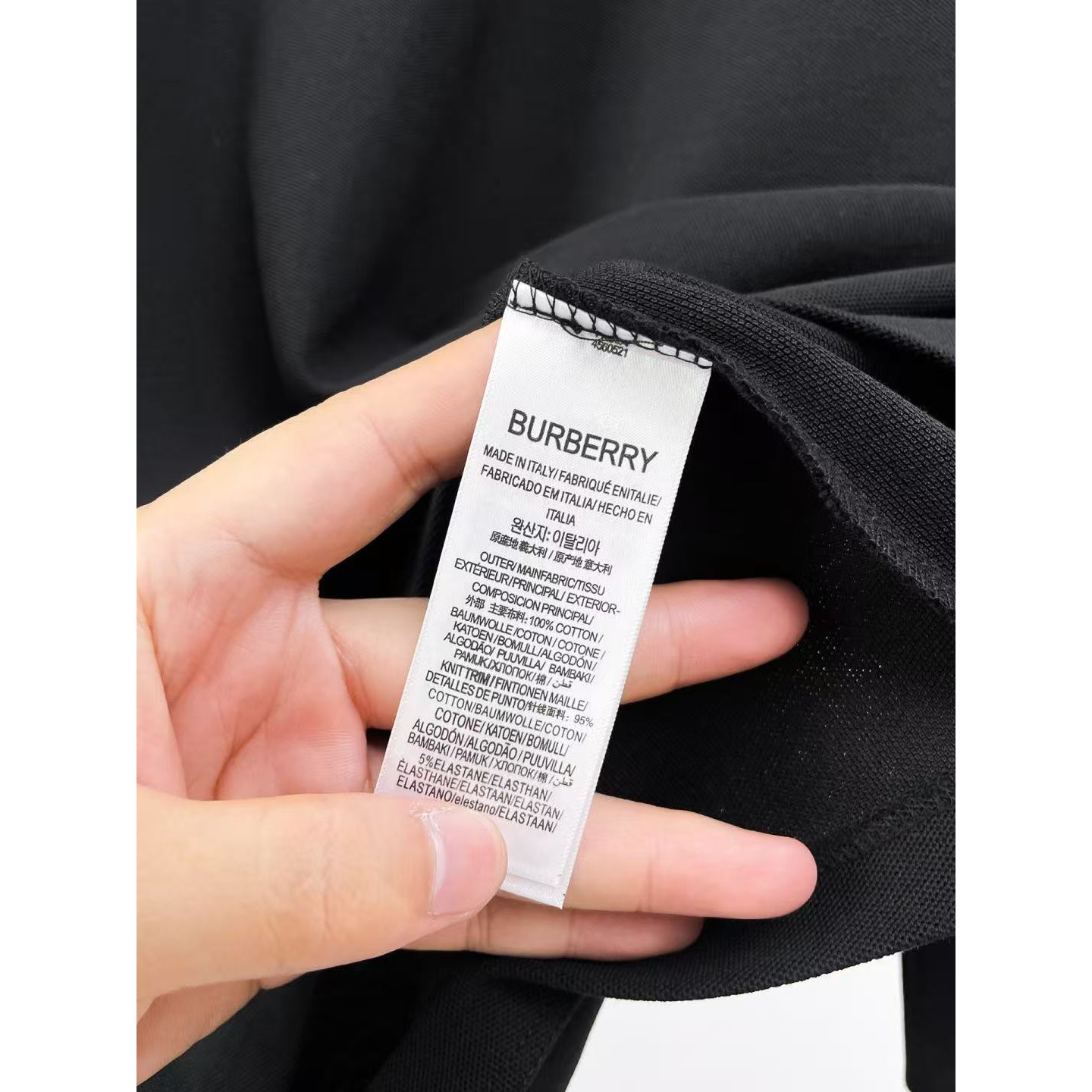 <p>BURBERRY 长袖Polo衫(黑)</p>