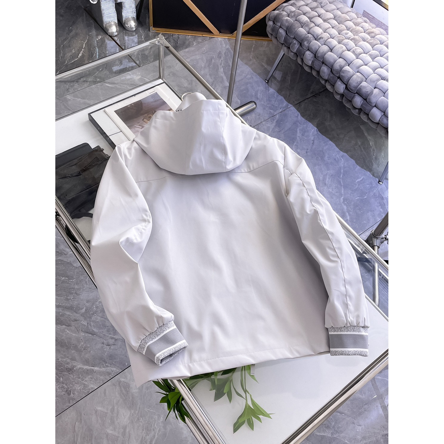 <p>DIOR 男士夹克外套(白)</p>