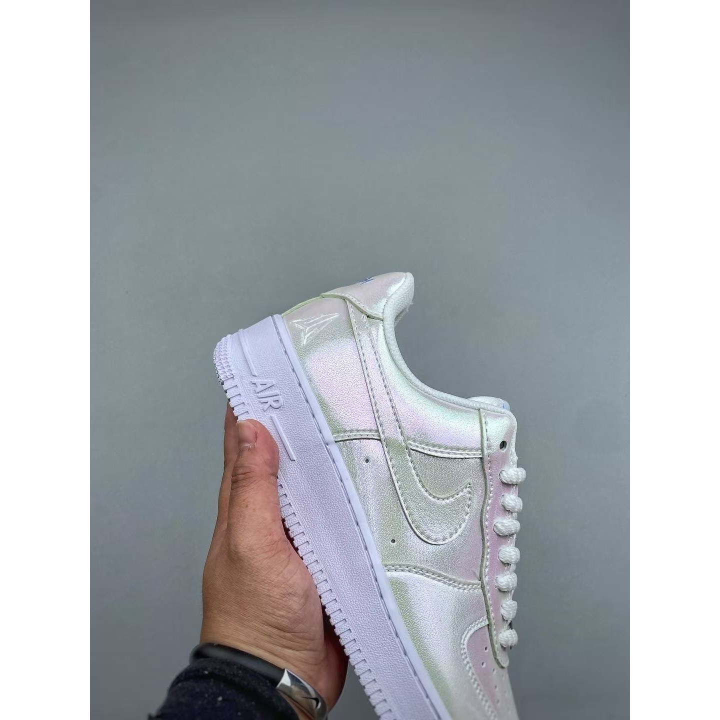 <p>Nike Air Force1 07 low &nbsp;联名款</p>