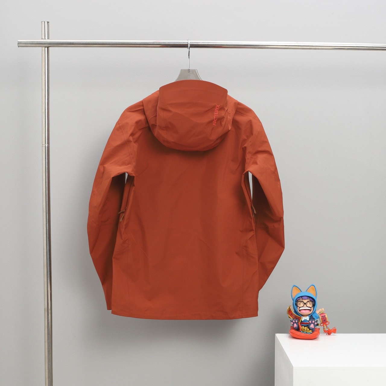 <p>Arc'teryx Bate SL 轻质透气连帽冲锋衣(橙)</p>