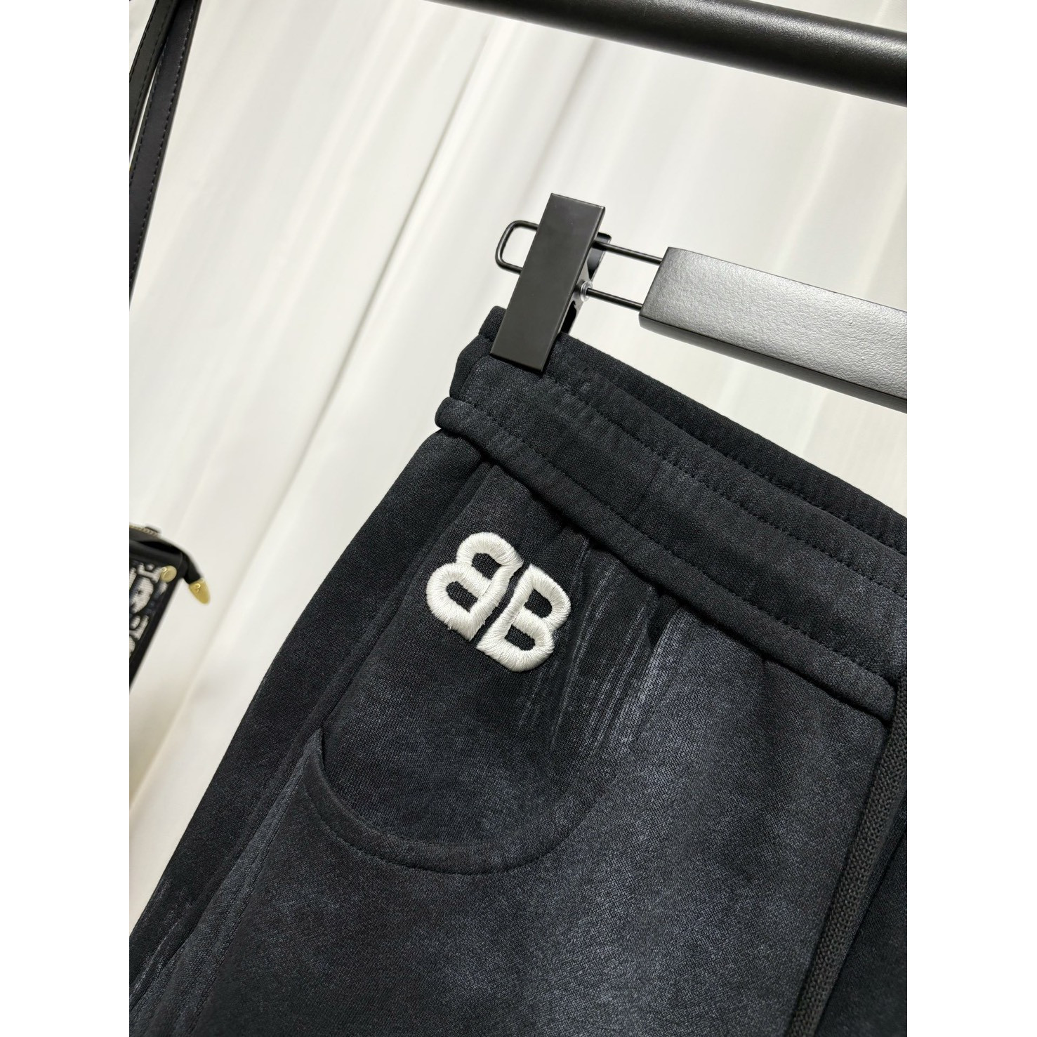 <p>Balenciaga 休闲长裤(黑)</p>